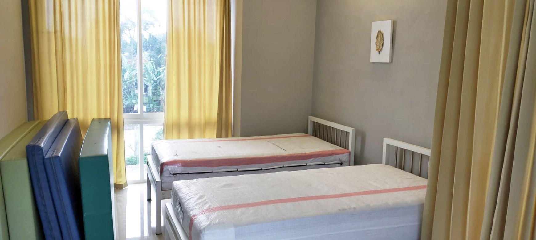 Villa di Trawas Mojokerto, ada 2 Villa dalam satu area, Taman Luas dengan Pemandangan Gunung yang indah - PG -
