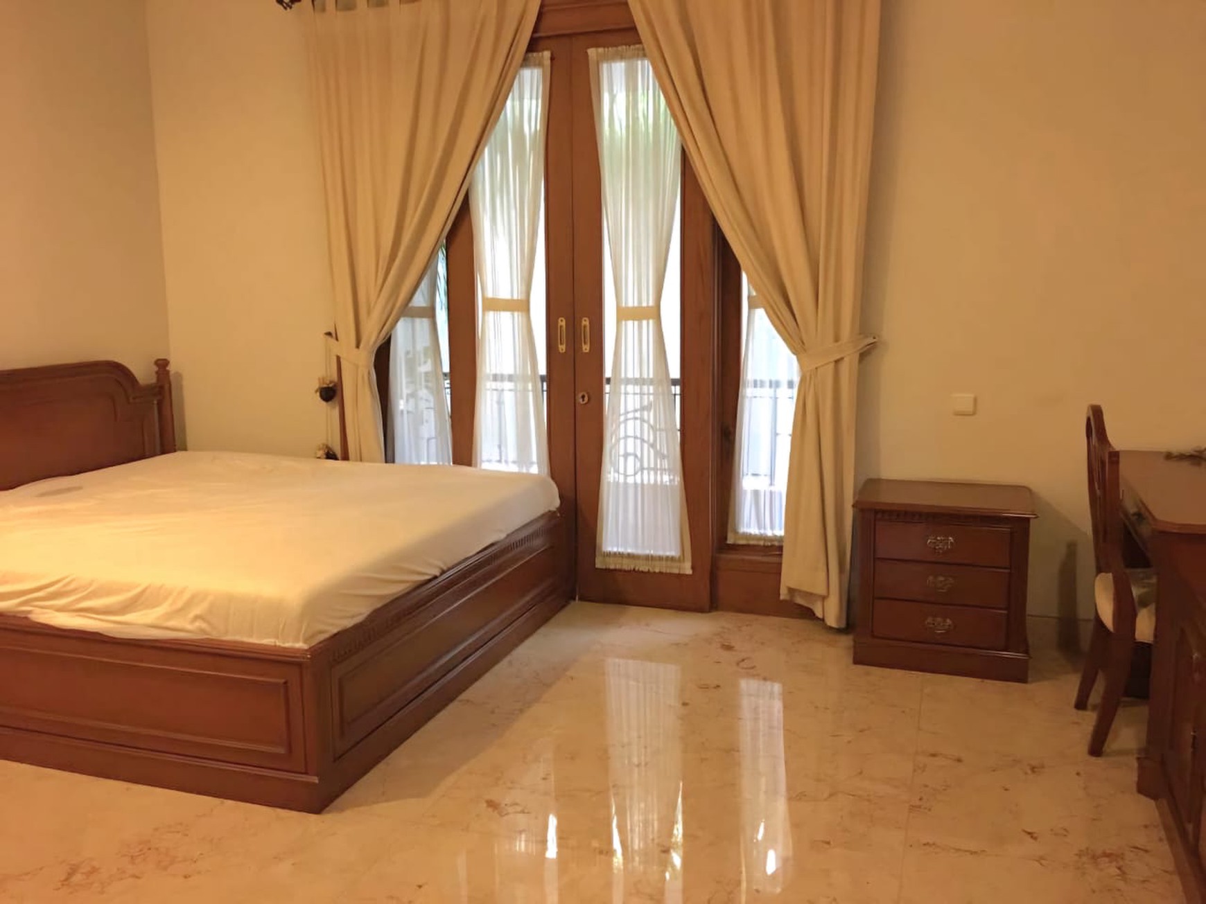 Rumah Bagus Siap Huni dan Asri di jl. Alam Asri, Pondok Indah, Jakarta Selatan