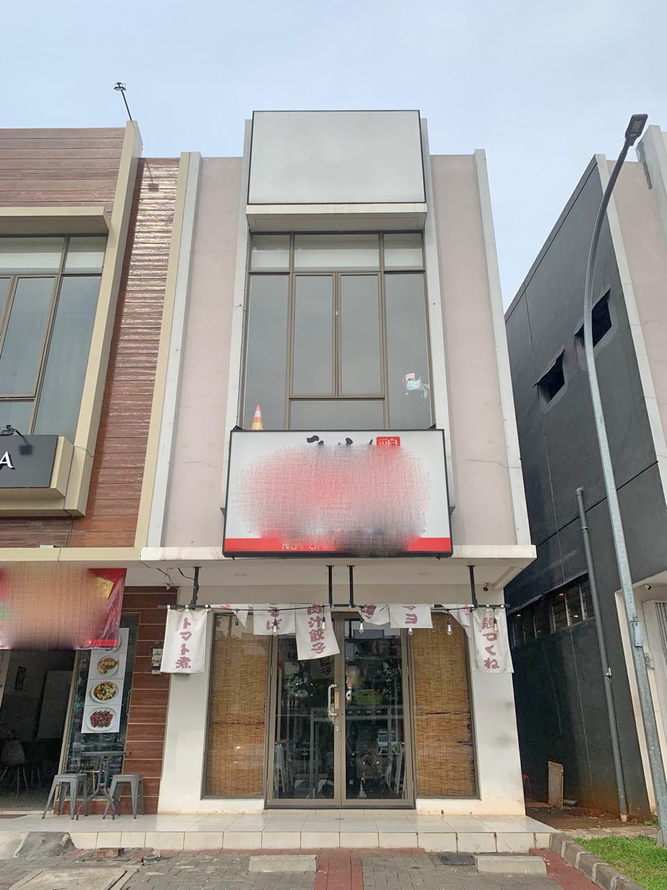 Ruko 2 lantai di Aniva Junction hadap jalan utama Gading Serpong