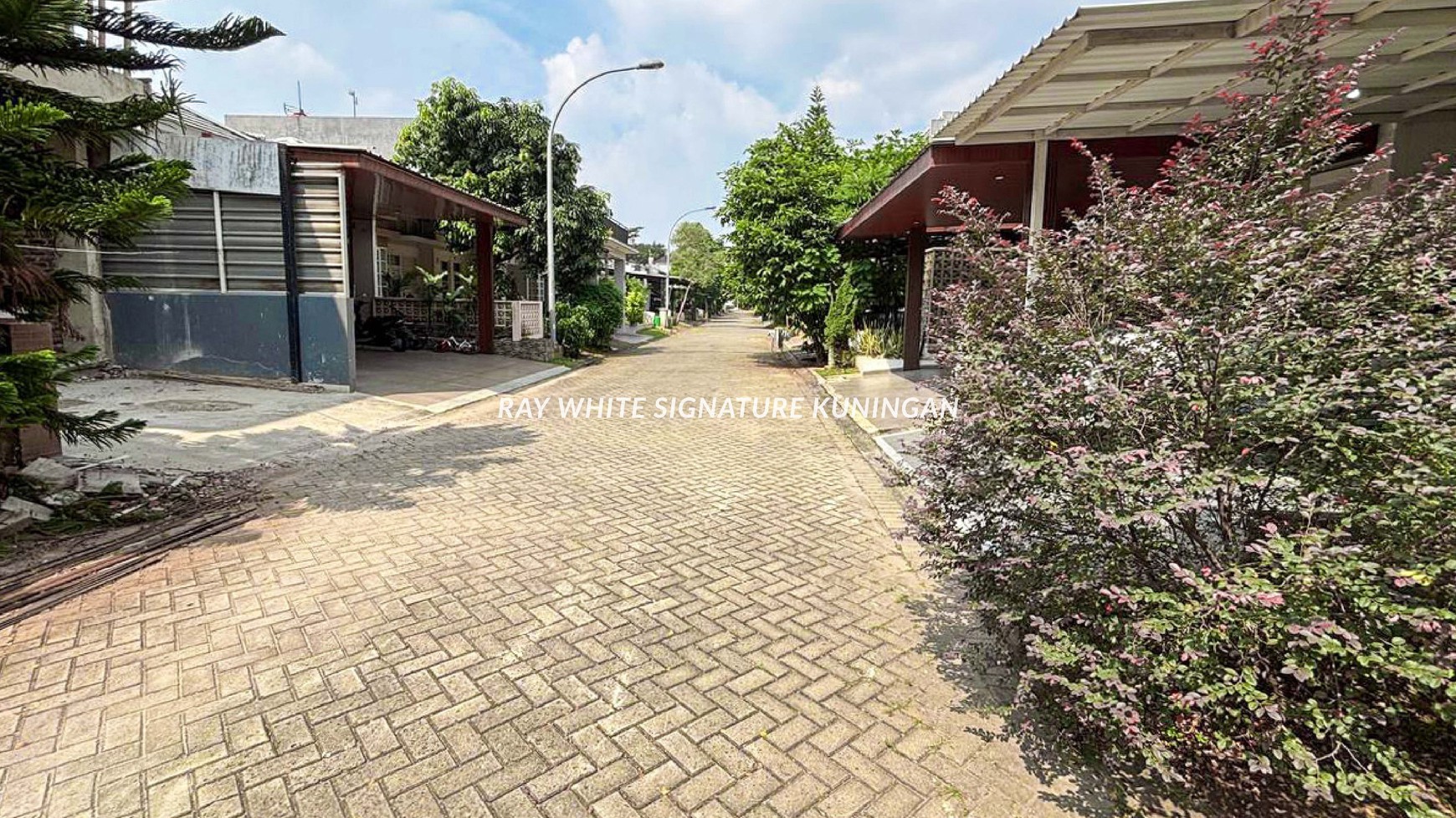 Rumah Nyaman Siap Huni di Grand Cibubur Country Bogor