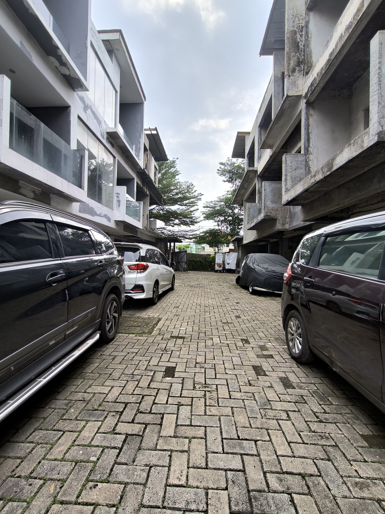 Dijual Tanah & Bangunan cluster Jl. Menteng Atas Raya - Jaksel