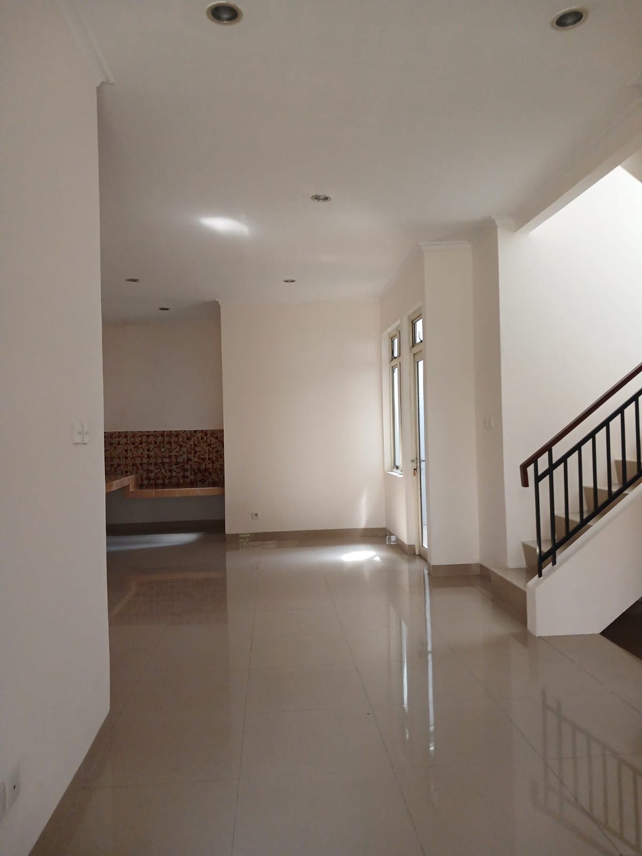 Rumah Disewakan nyaman, aman, dan siap huni Terletak di daerah Urbana Place, Ciputat -Tangsel