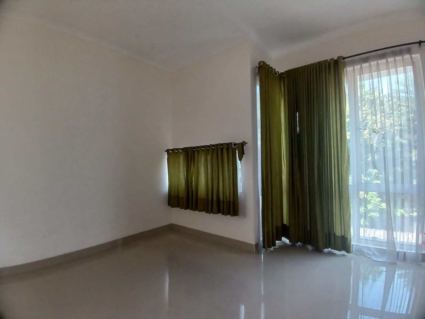 Rumah Disewakan nyaman, aman, dan siap huni Terletak di daerah Urbana Place, Ciputat -Tangsel