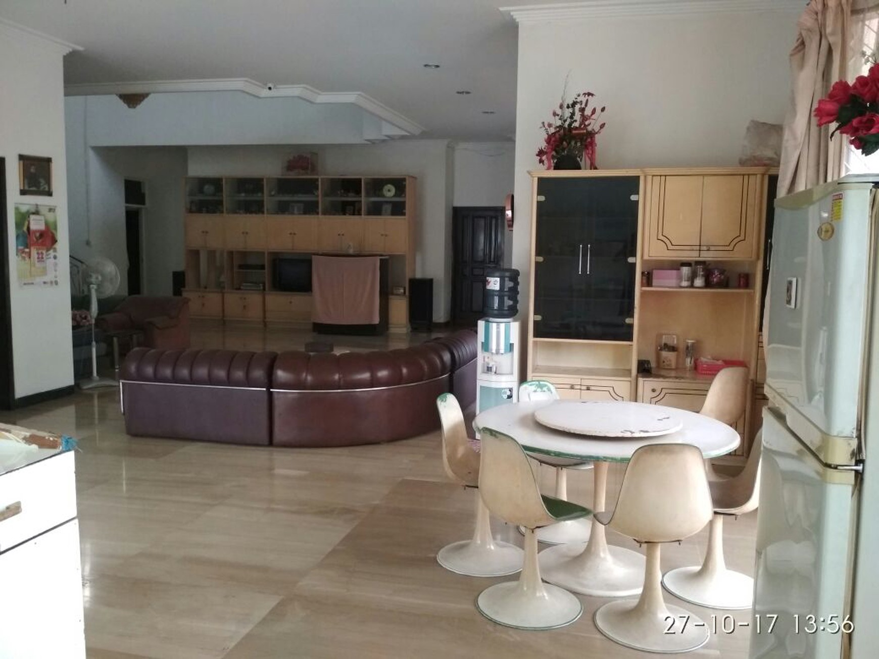 Rumah siap huni di jalan raya Dhamarhusada indah 2, surabaya timur