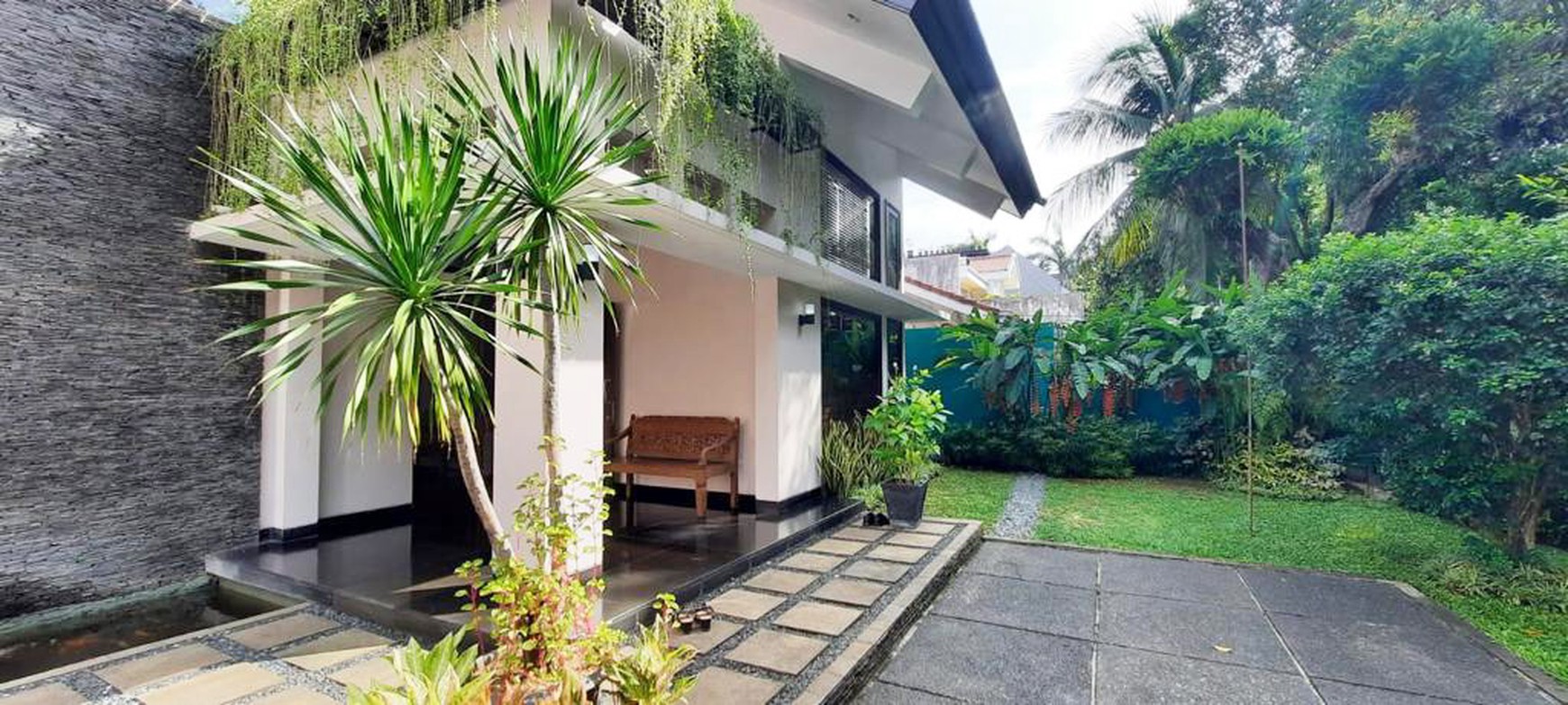 RUMAH DISEWA JALAN TIRTAYASA KEBAYORAN BARU JAKARTA SELATAN