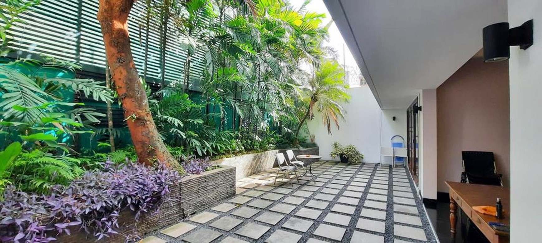 RUMAH DISEWA JALAN TIRTAYASA KEBAYORAN BARU JAKARTA SELATAN