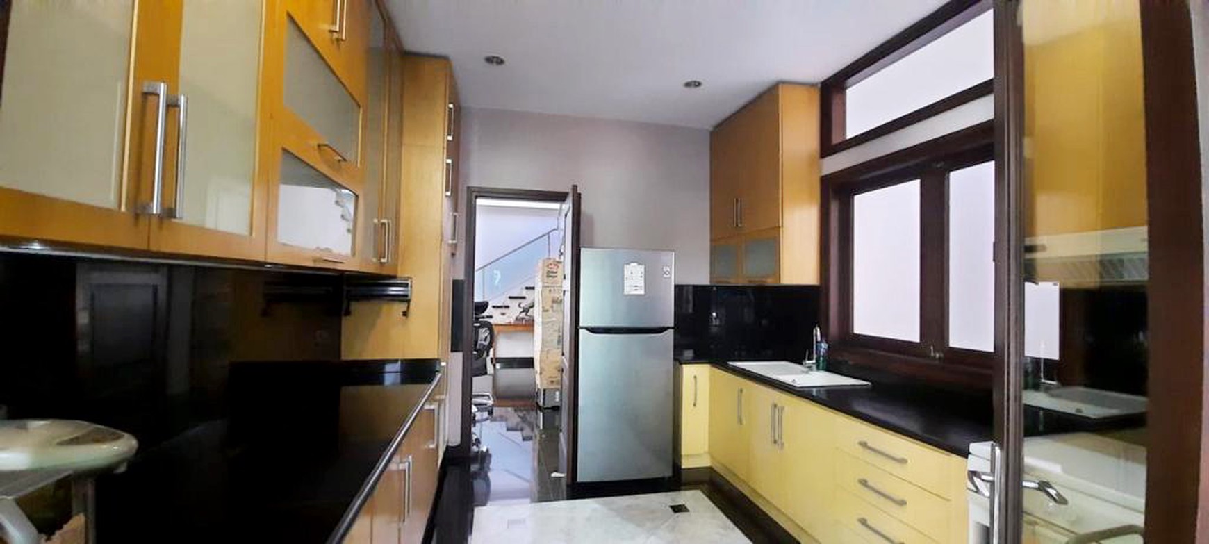 RUMAH DISEWA JALAN TIRTAYASA KEBAYORAN BARU JAKARTA SELATAN