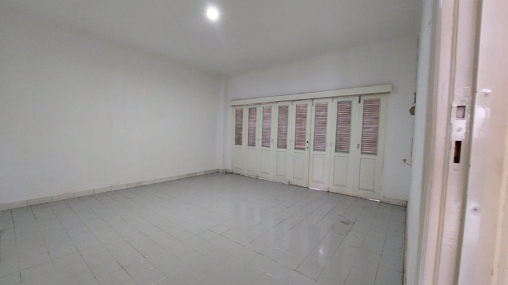 Rumah Murah, Siap Huni, Bebas Banjir di  dalam cluster yg aman tenang di Bintaro .