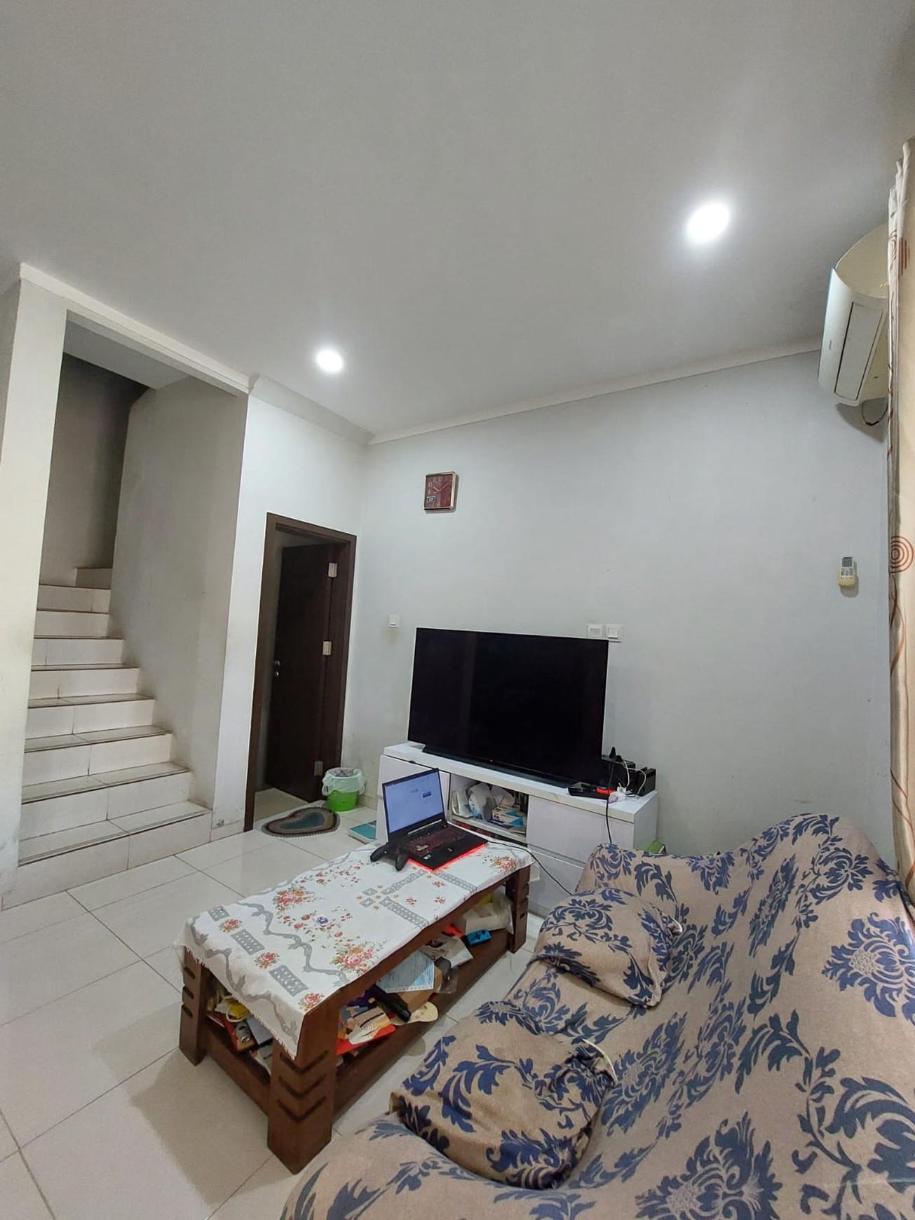 Rumah asri dan tenang di cluster Viola Graha Raya