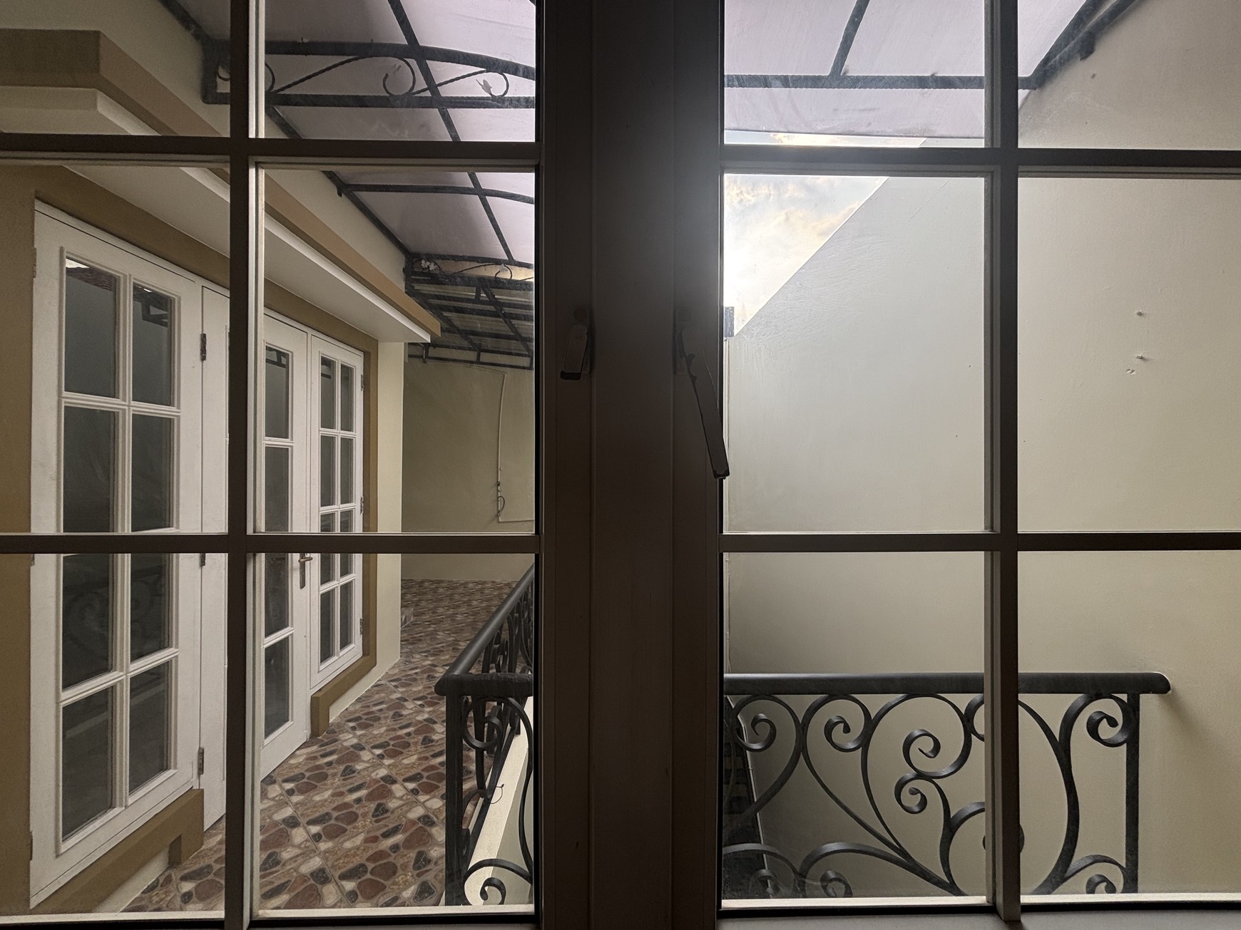 Rumah Kokoh 2 Lantai,  di Kota Wisata Cibubur 