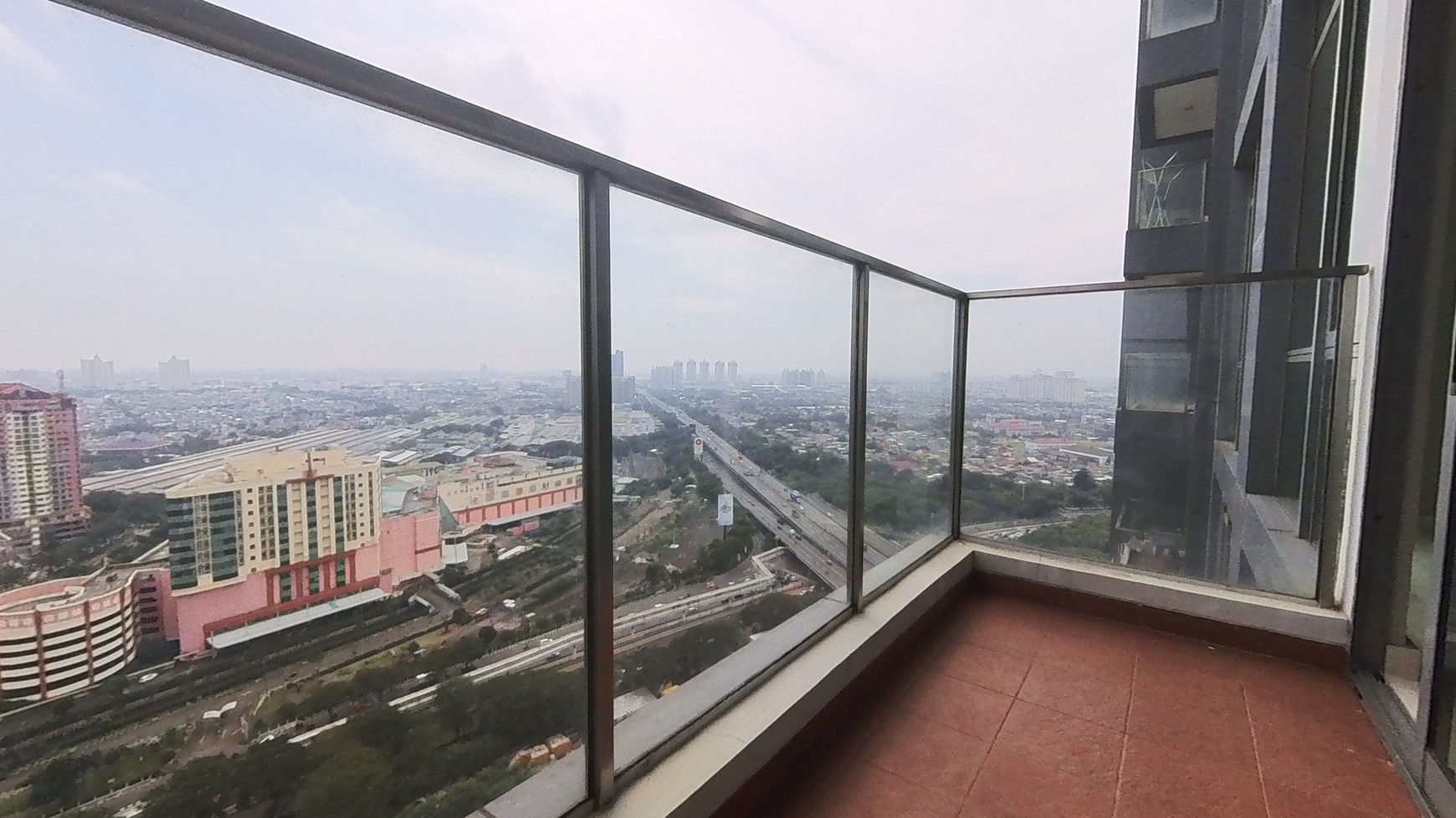 Apartemen Holland Village, private lift, baru, Jakarta Pusat