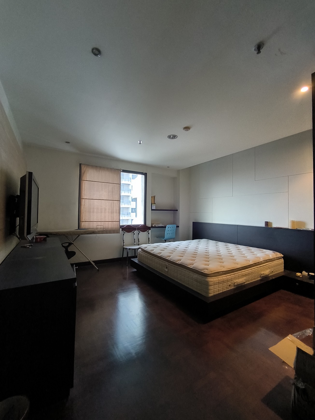 Dijual unit Apartrmen Park Royal- Jl Gatot Subroto - Jakpus