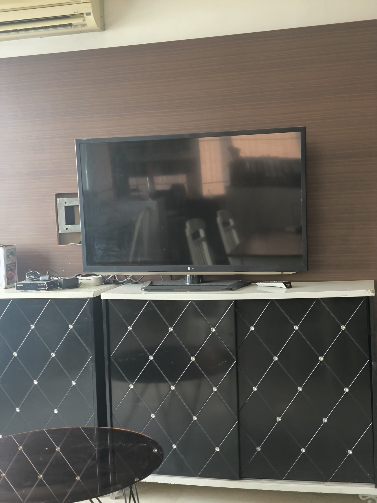 Dijual unit Apartrmen Park Royal- Jl Gatot Subroto - Jakpus