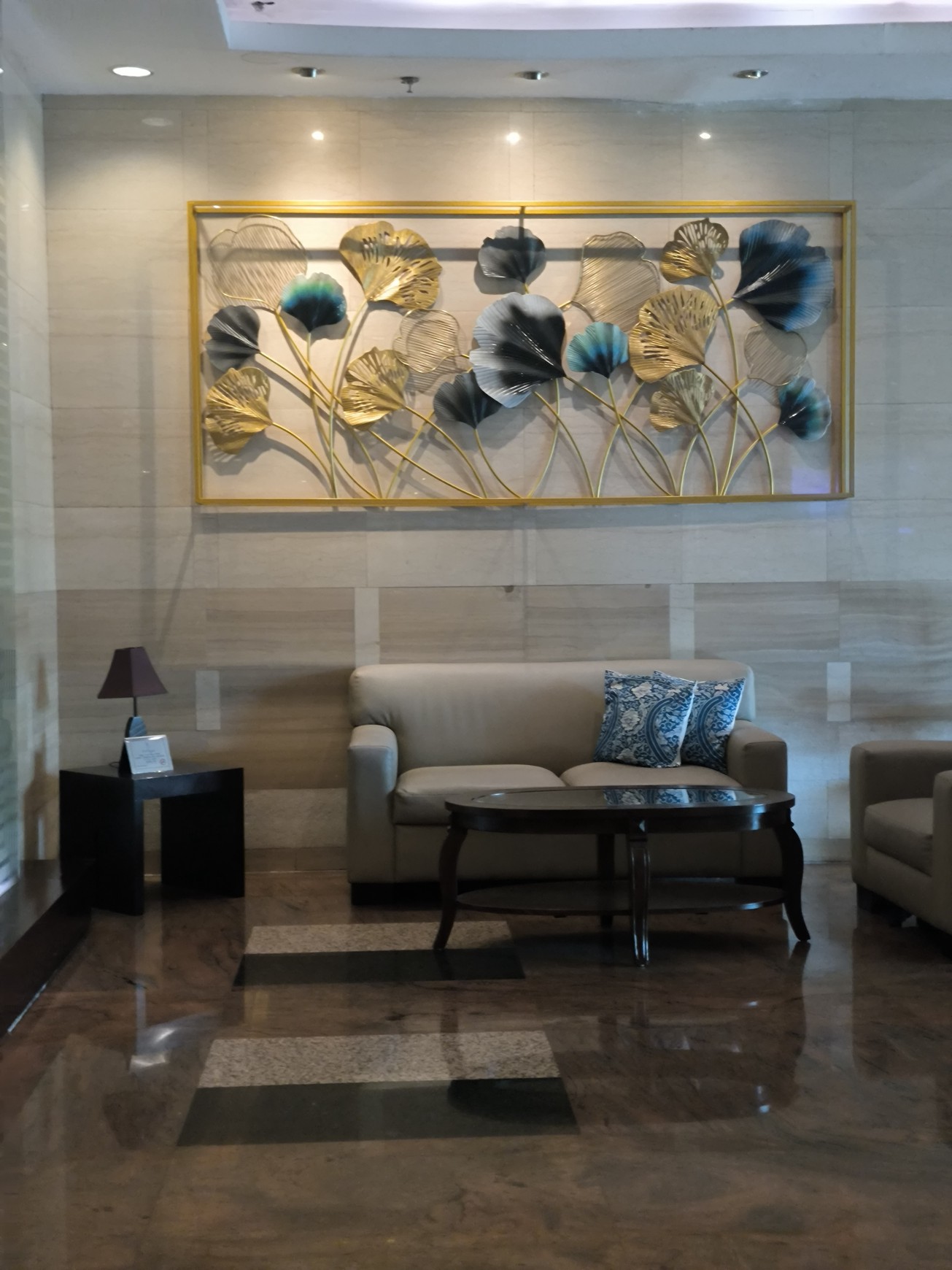 Dijual unit Apartrmen Park Royal- Jl Gatot Subroto - Jakpus