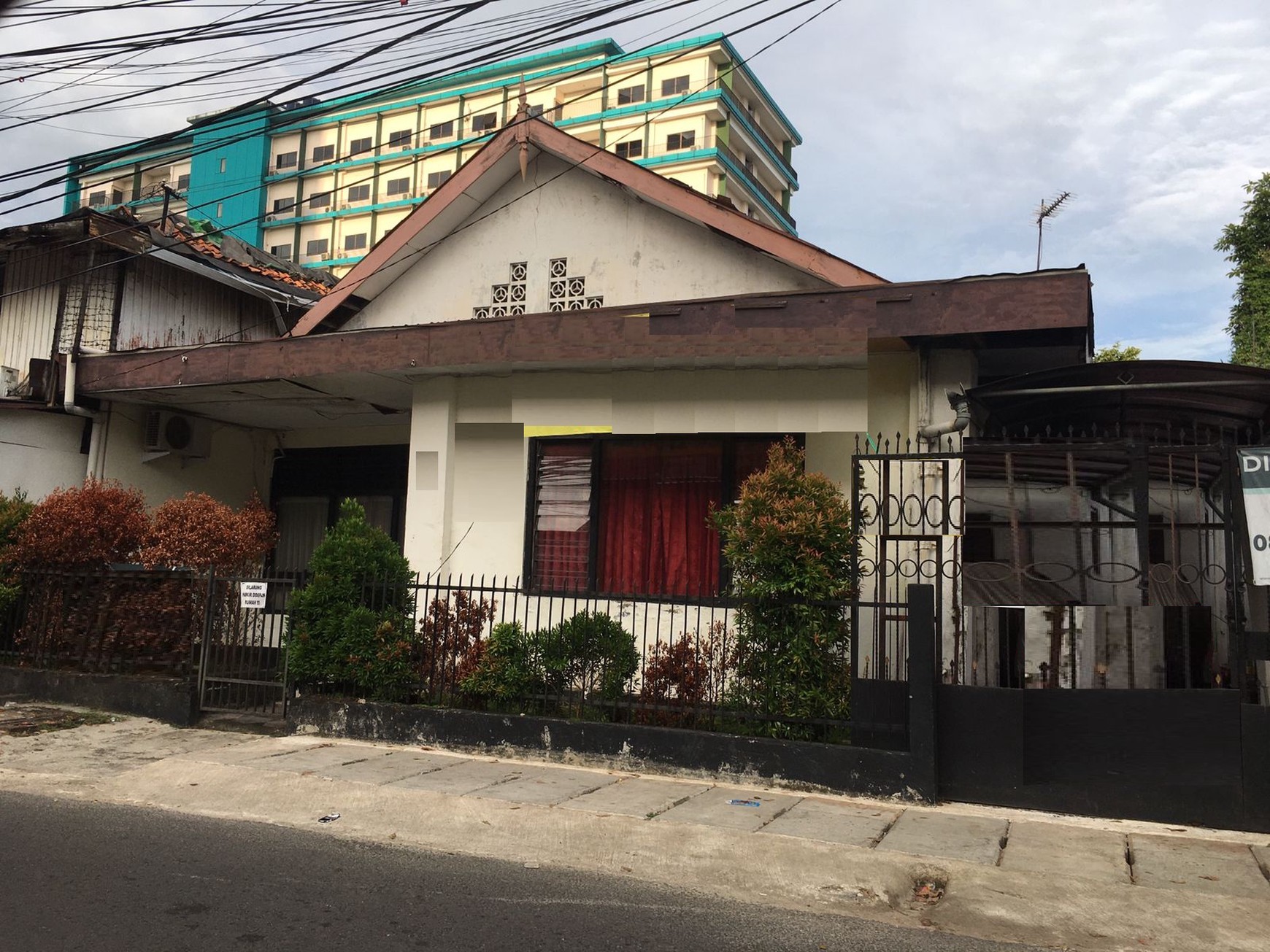 Di Jual Rumah Di Senen Depan Jalan Raya Utama