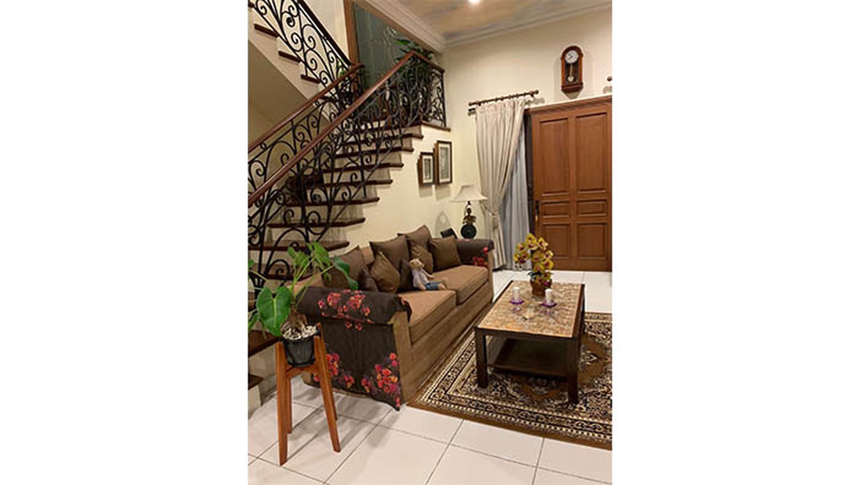 Rumah Hoek Gading Nirwana, Kelapa Gading Luas 332m2