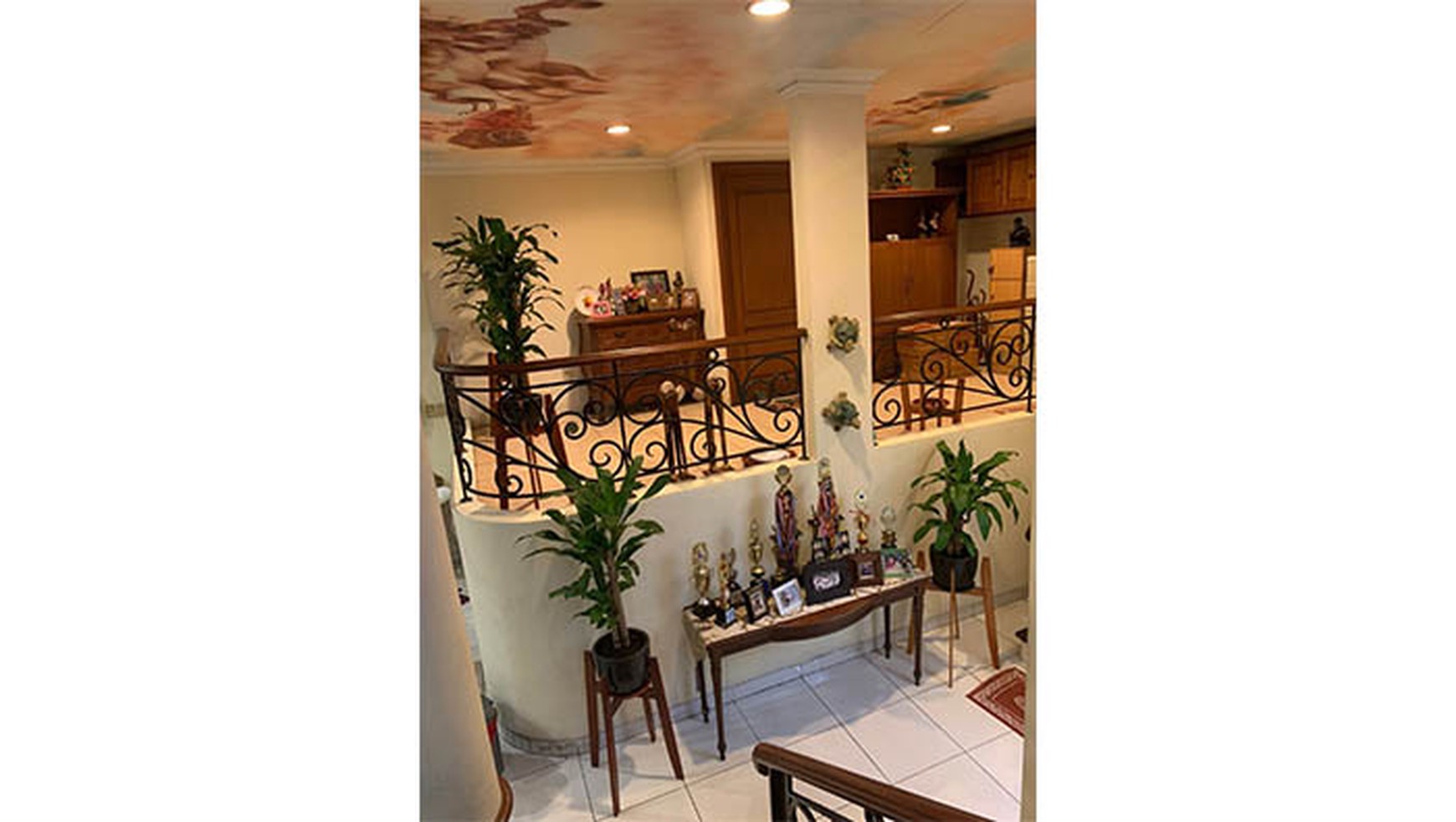 Rumah Hoek Gading Nirwana, Kelapa Gading Luas 332m2