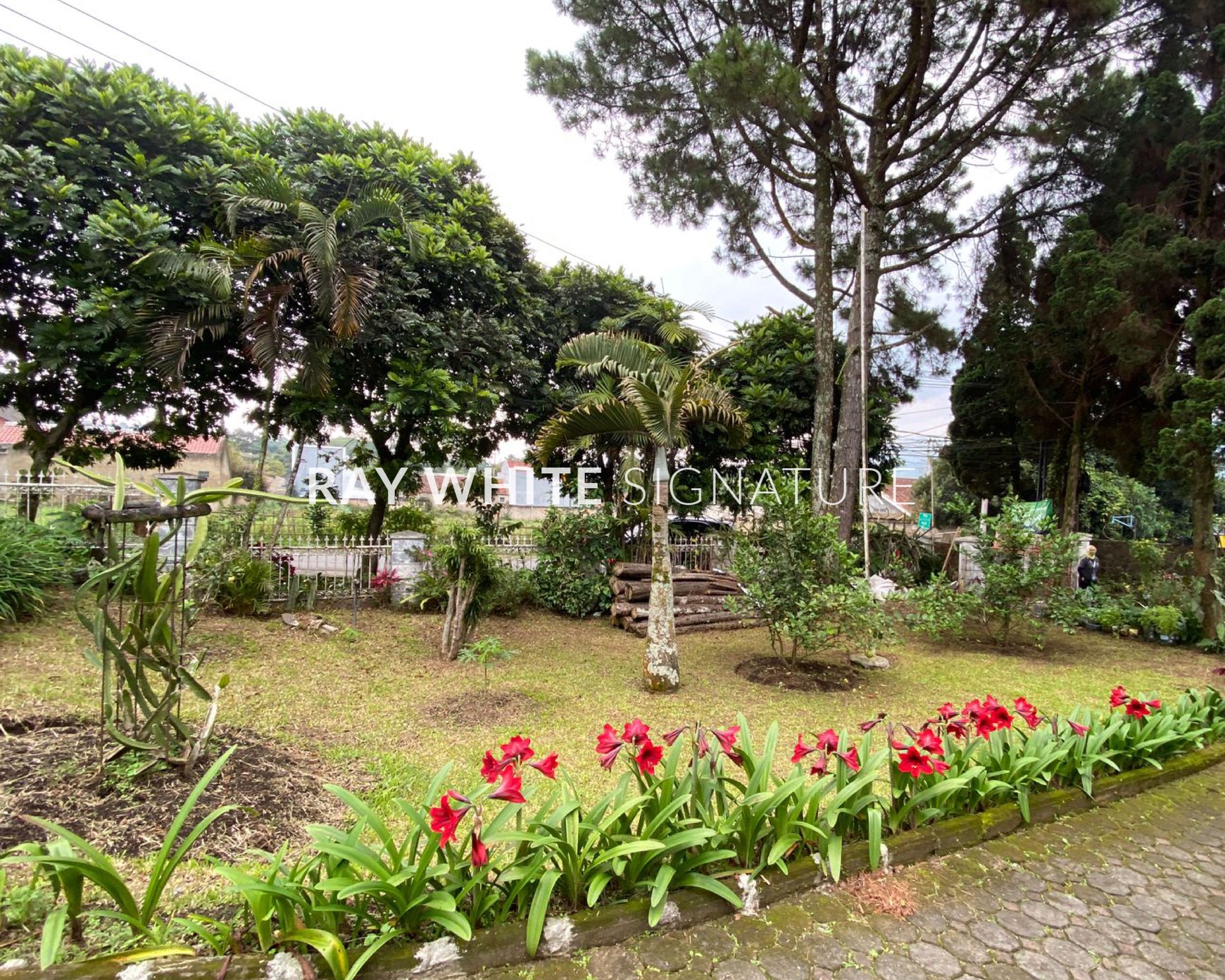 Dijual Rumah Strategis & untuk Usaha, Jl. Maribaya, Bandung