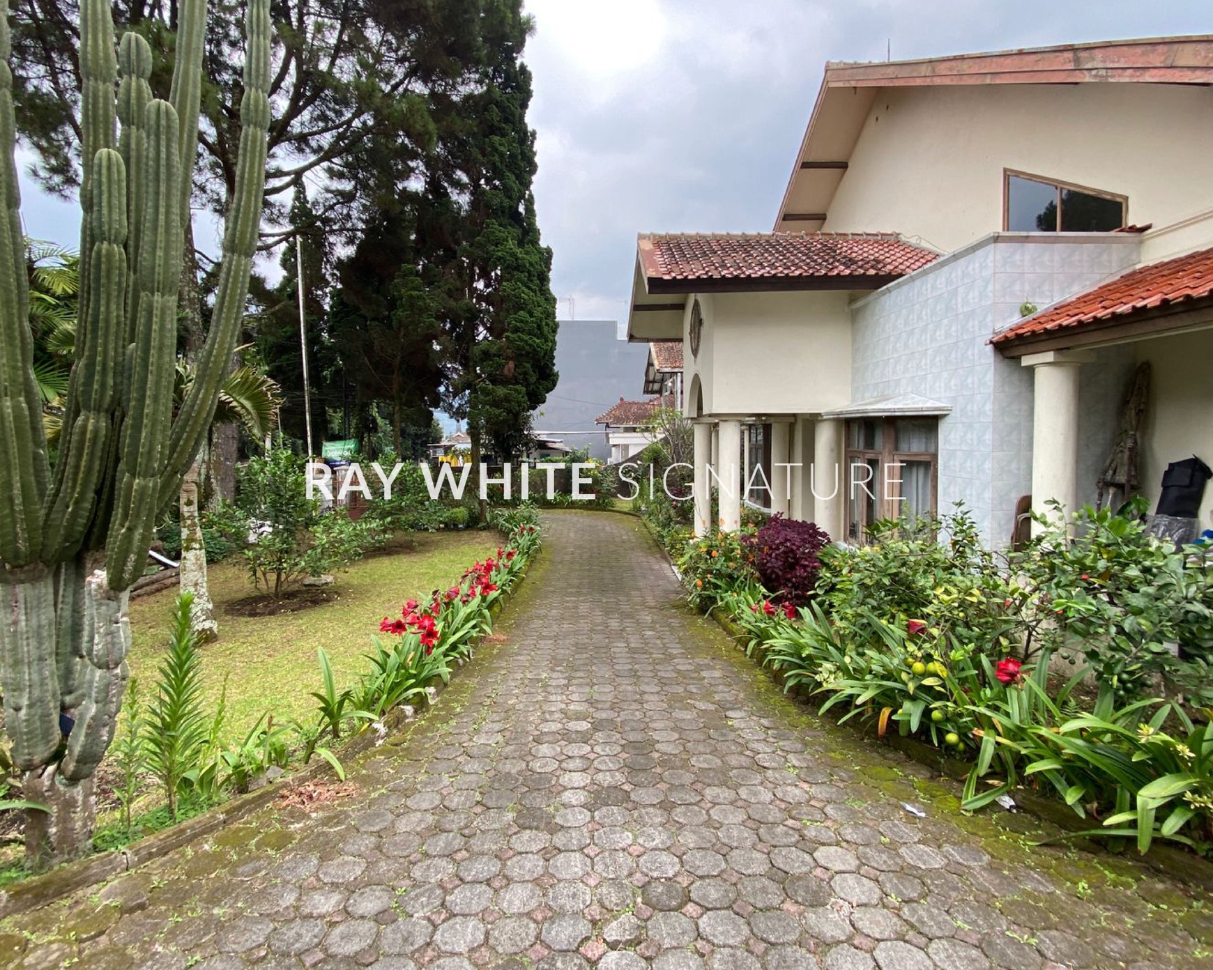Dijual Rumah Strategis & untuk Usaha, Jl. Maribaya, Bandung