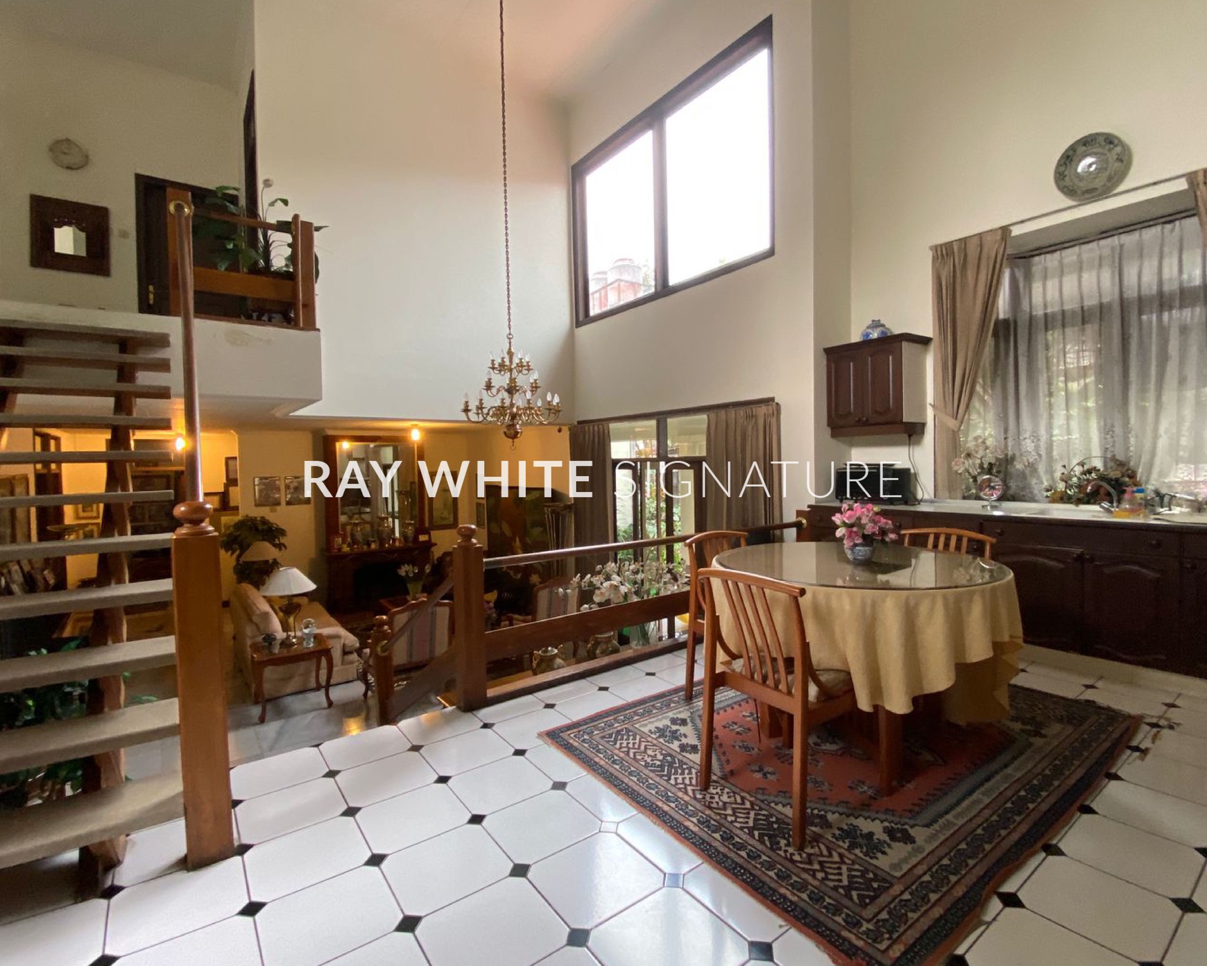 Dijual Rumah Strategis & untuk Usaha, Jl. Maribaya, Bandung
