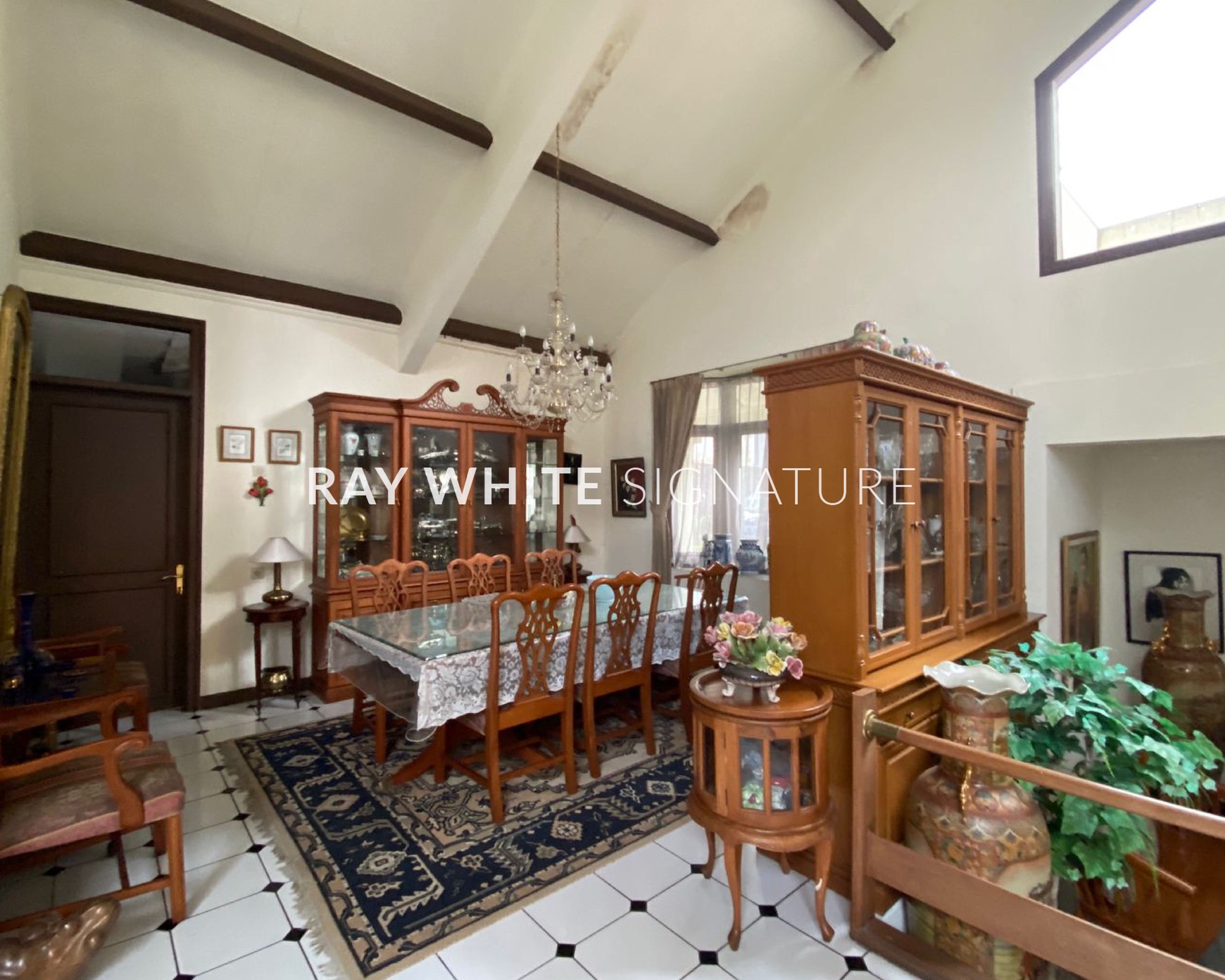 Dijual Rumah Strategis & untuk Usaha, Jl. Maribaya, Bandung