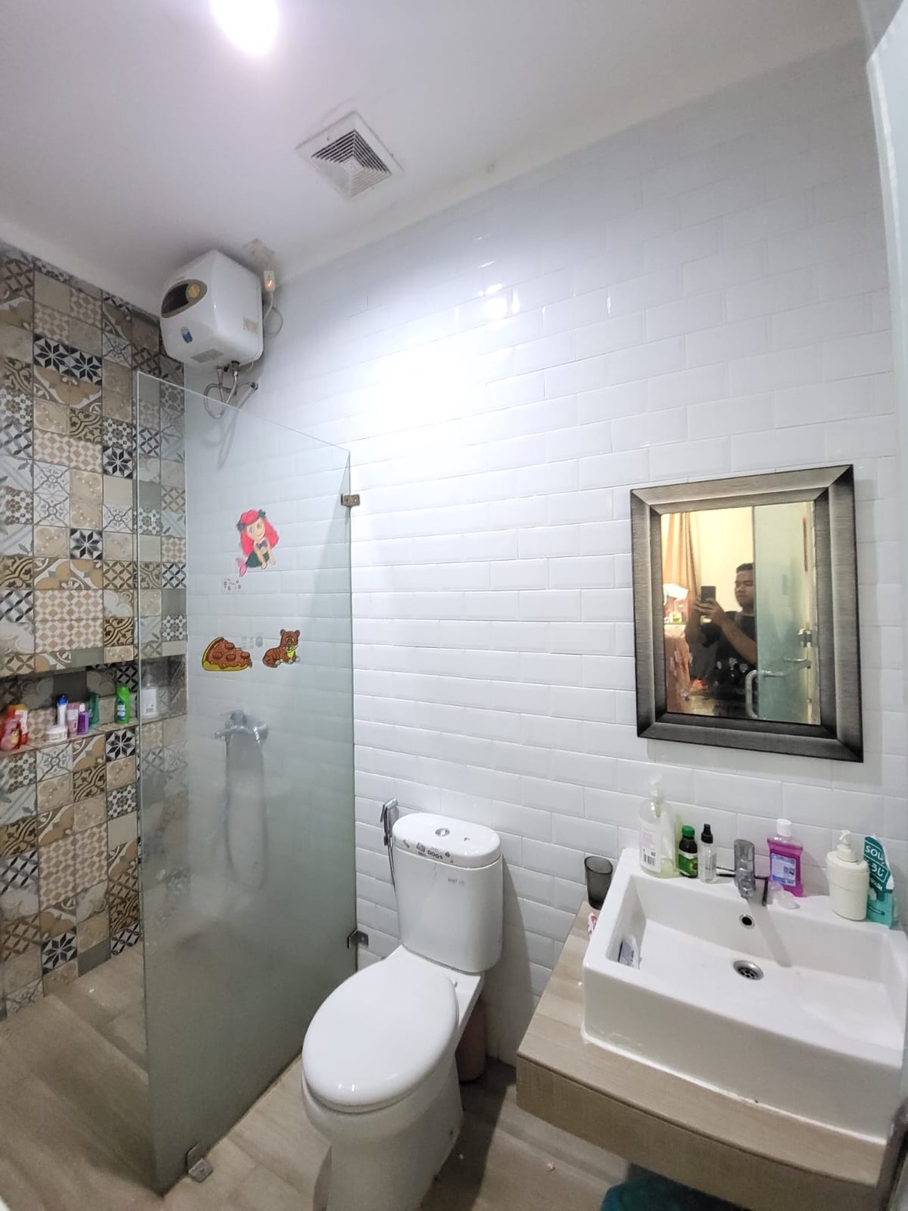 Rumah Hoek dengan Pool di cluster Discovery Bintaro
