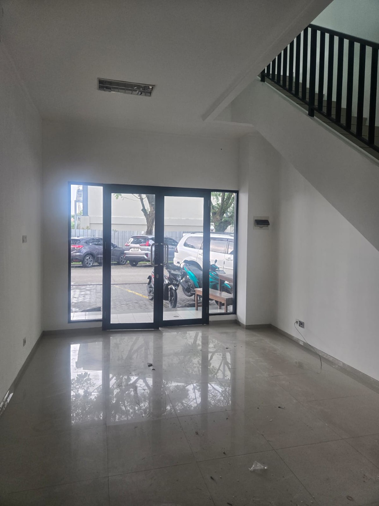 Ruko Siap Pakai dan Lokasi Strategis Pinggir Jalan Raya @Bintaro Sektor 9
