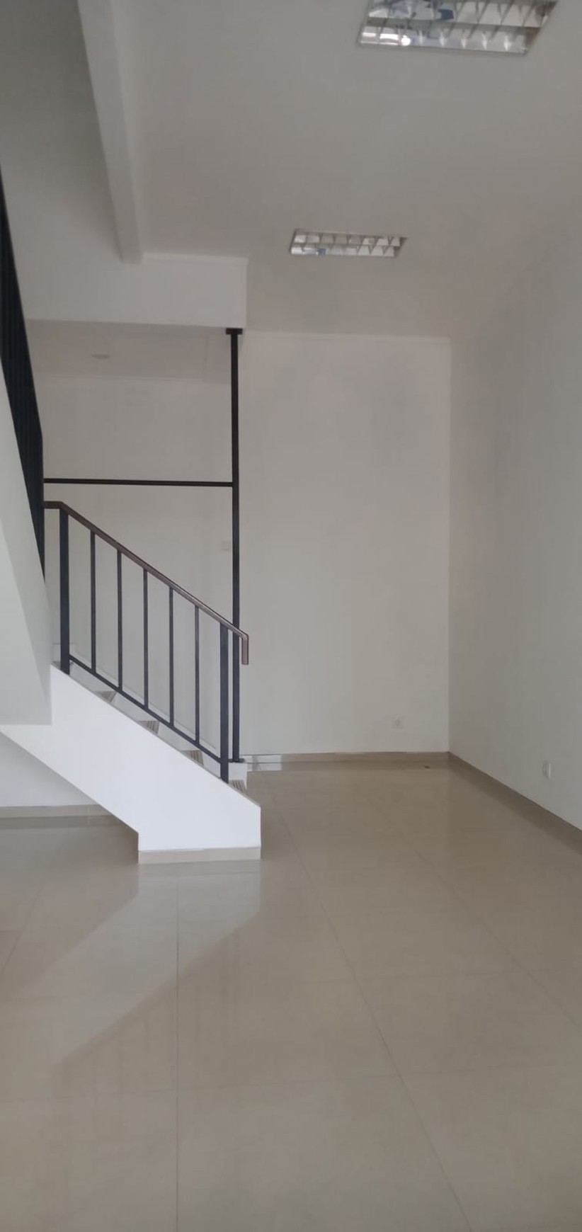 Ruko Siap Pakai dan Lokasi Strategis Pinggir Jalan Raya @Bintaro Sektor 9