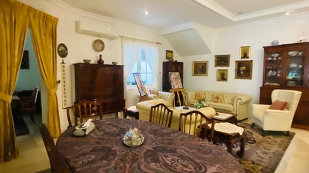 Dijual Rumah di Simprug Golf, Kebayoran Lama, Jakarta Selatan