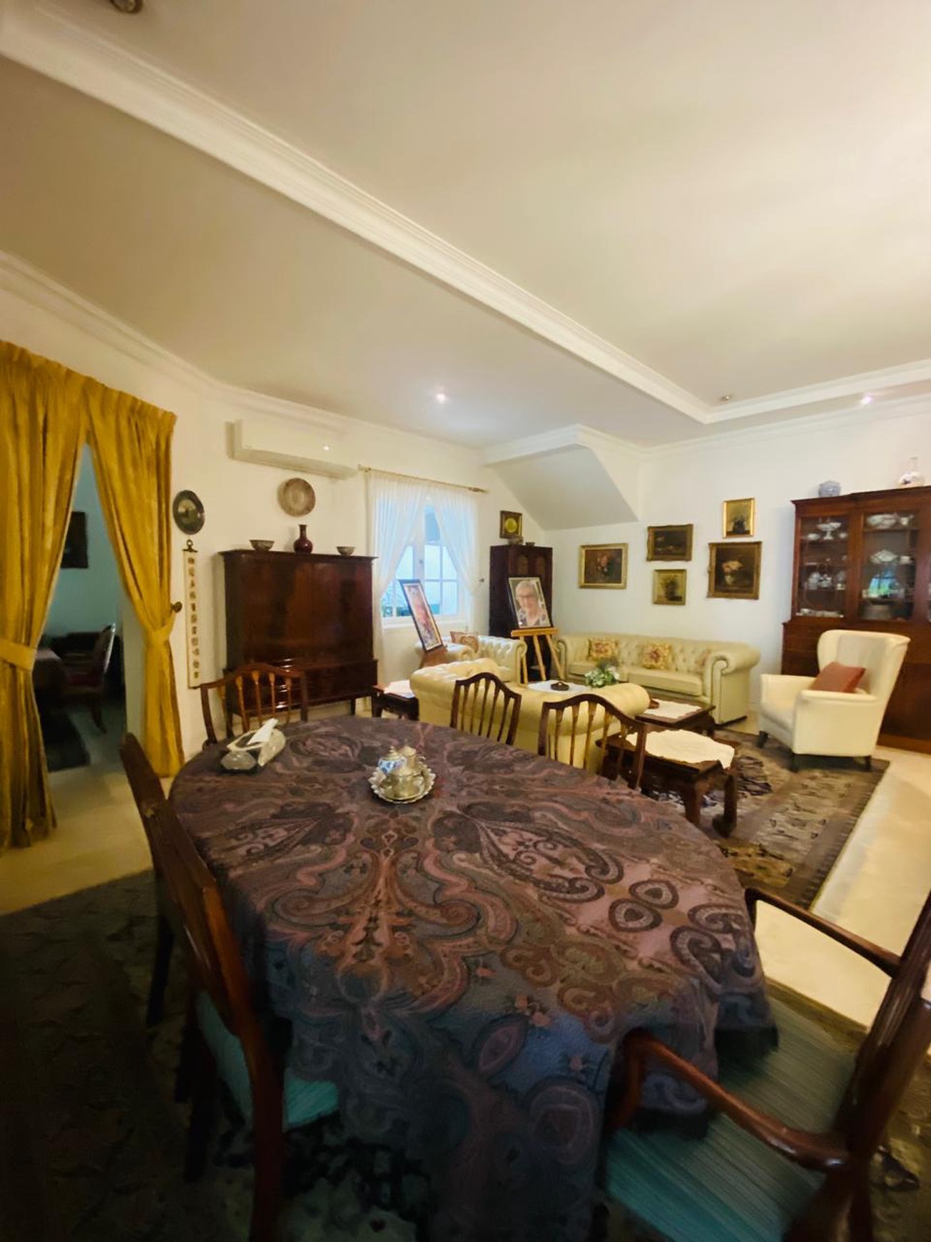 Dijual Rumah di Simprug Golf, Kebayoran Lama, Jakarta Selatan