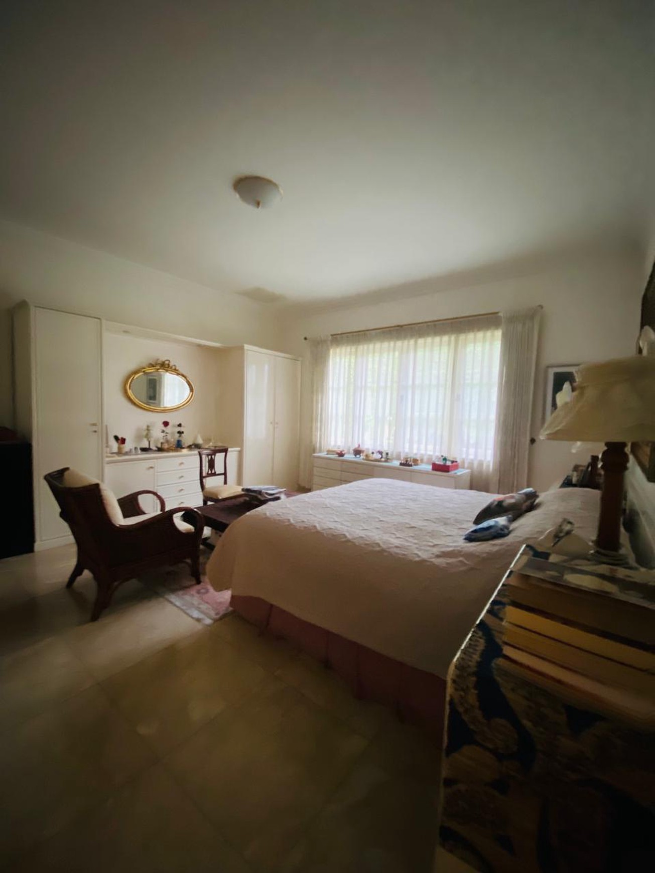 Dijual Rumah di Simprug Golf, Kebayoran Lama, Jakarta Selatan