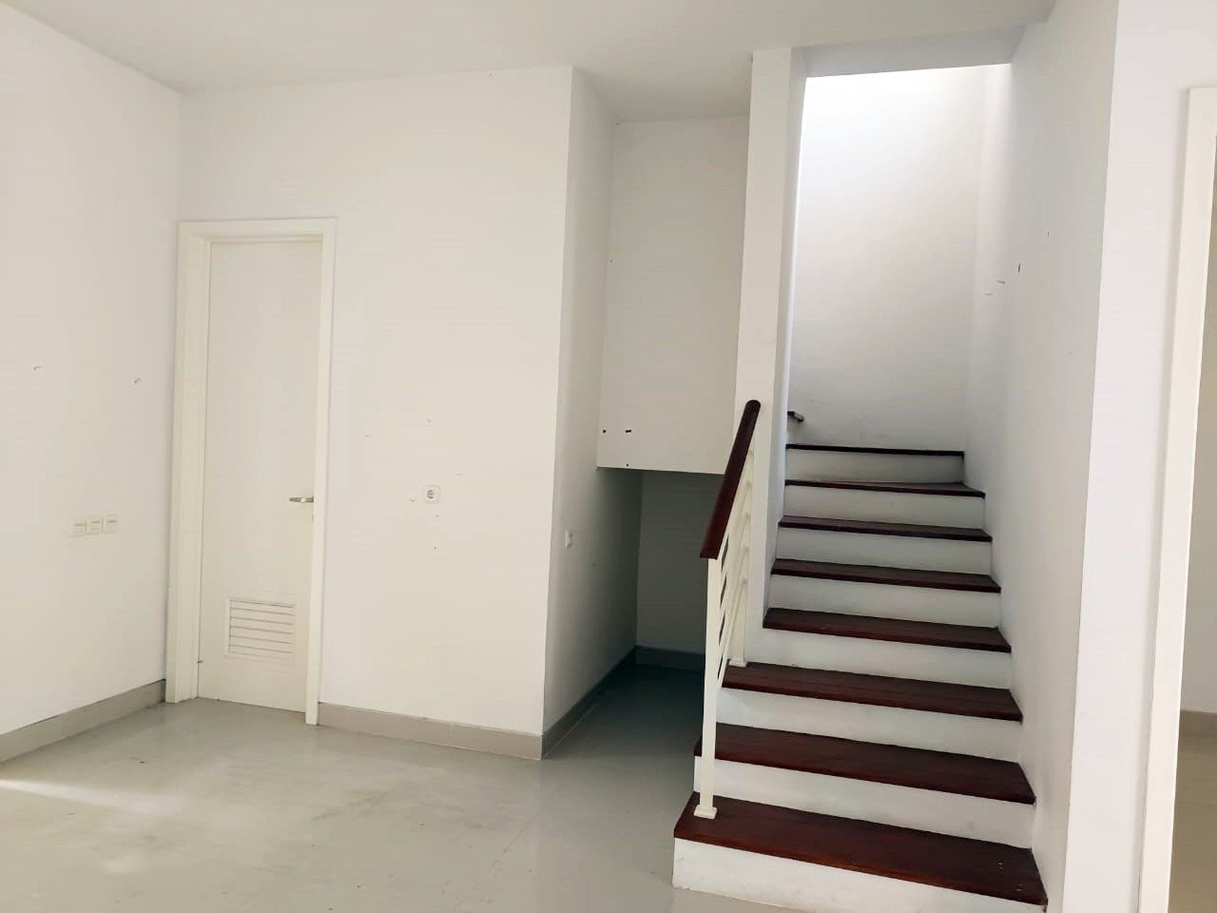 Rumah di Grand Harvest Cluster Belvoir Surabaya Barat, Minimalis, Baru Gress, Siap Huni !!