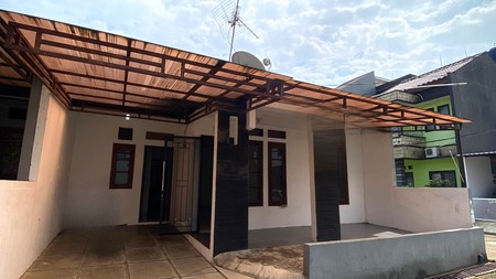 Rumah Strategis Pondok Cabe Dekat Tol & MRT - Harga di Bawah 1 M