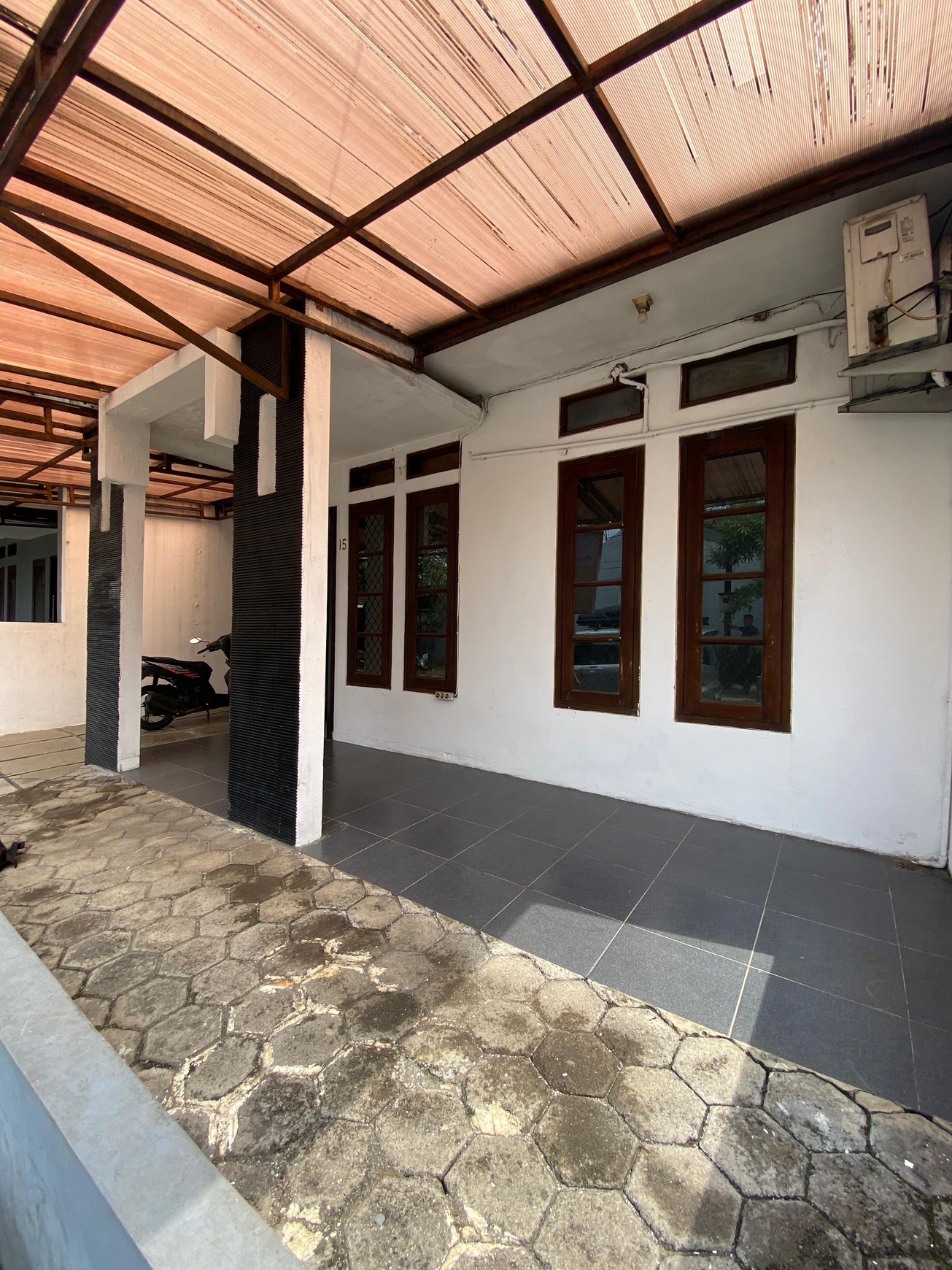 Rumah Strategis Pondok Cabe Dekat Tol & MRT - Harga di Bawah 1 M