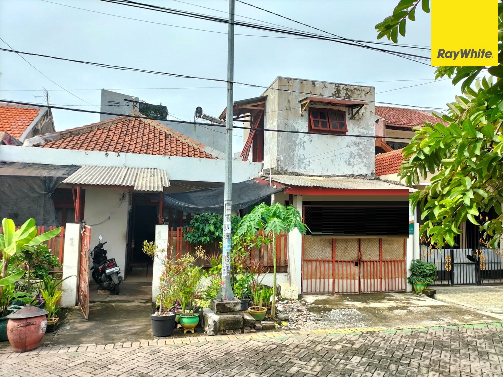 Dijual Rumah di Jalan Kutisari Surabaya