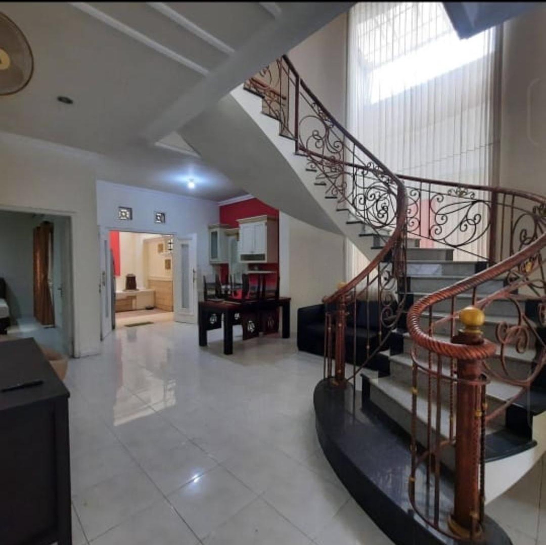Bagus .. Rumah Tenggilis Utara
