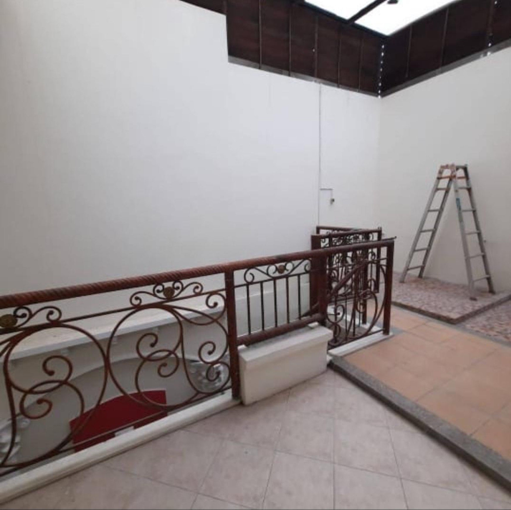 Bagus .. Rumah Tenggilis Utara
