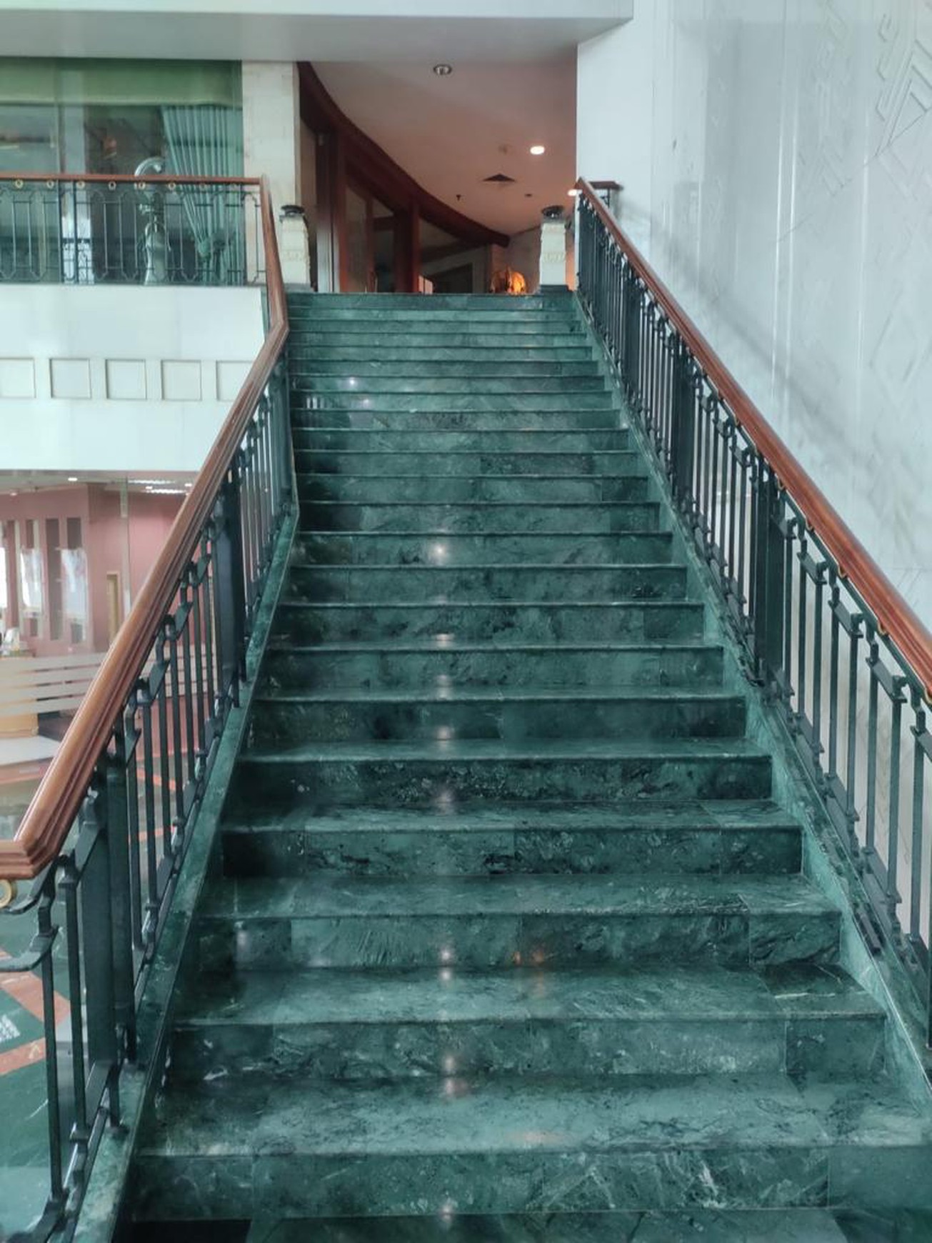 Perkantoran Graha Irama Building