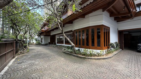 BIG AND BEAUTIFUL HOUSE AT MEGA KUNINGAN AREA
