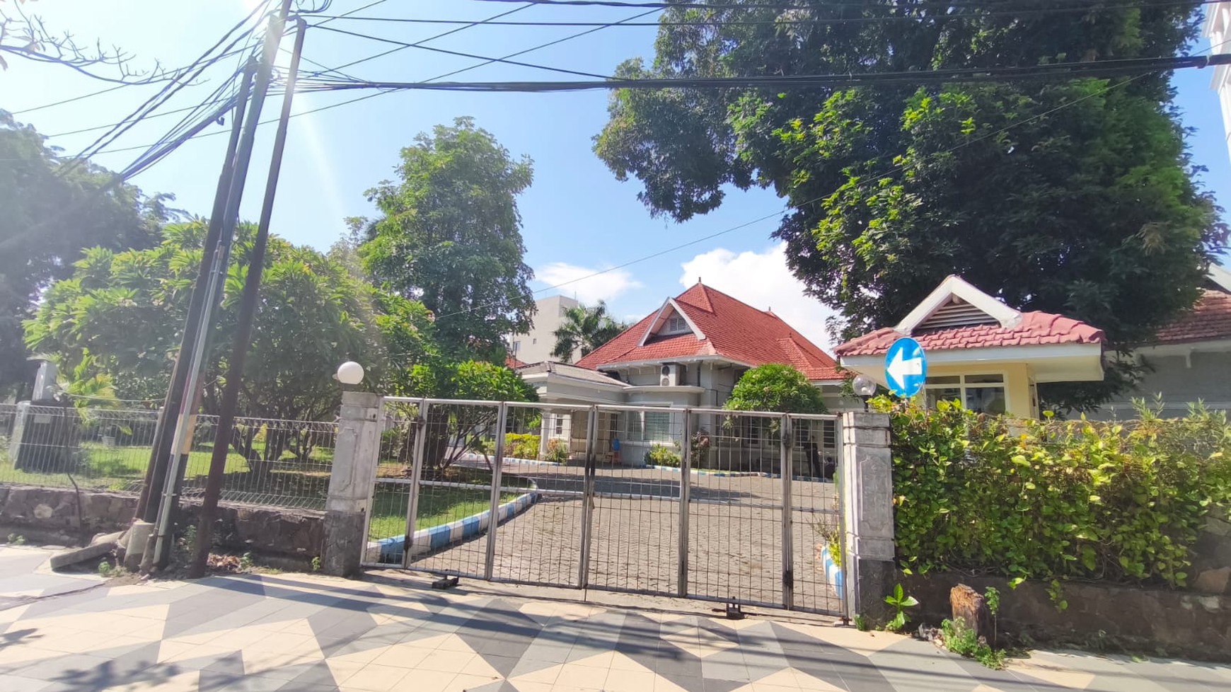 Tanah dan Bangunan Strategis dan Sangat Potensial di Jl. Darmo, Surabaya pusat kota raya Darmo, Surabaya pusat,Dekat tunjungan plaza surabaya pusat