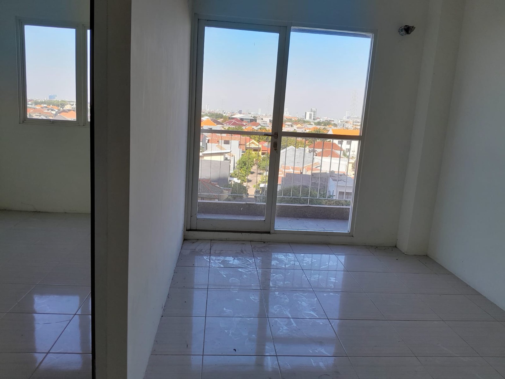 Dijual Apartement Cantik di Puncak Dharmahusada Surabaya