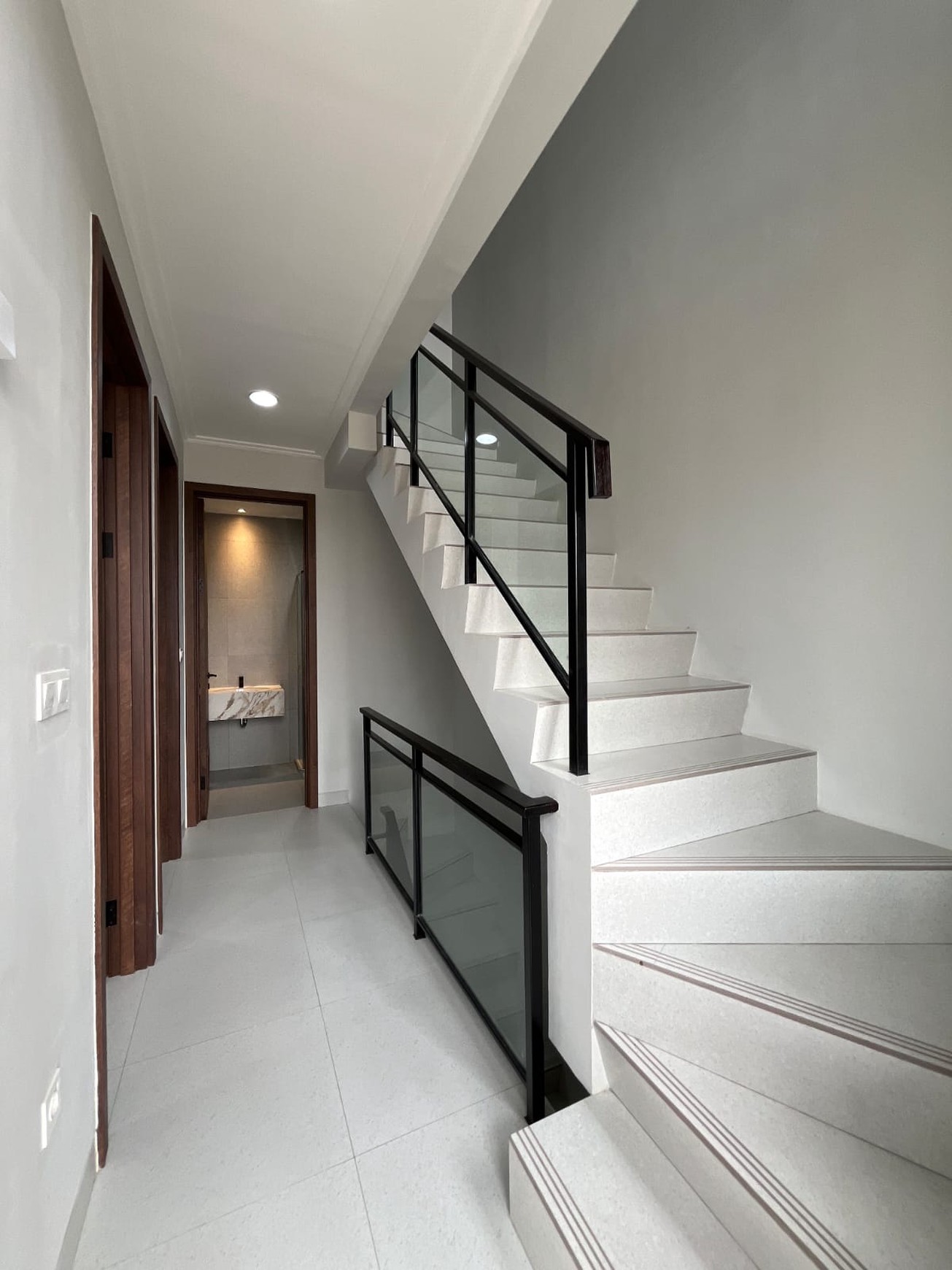Disewakan Rumah Baru Full Furnished Siap Huni di Botany Garden Fatmawati City, Lokasi Hunian Mewah Terbaik di Fatmawati Jaksel.
