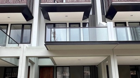 Disewakan Rumah Baru Full Furnished Siap Huni di Botany Garden Fatmawati City, Lokasi Hunian Mewah Terbaik di Fatmawati Jaksel.