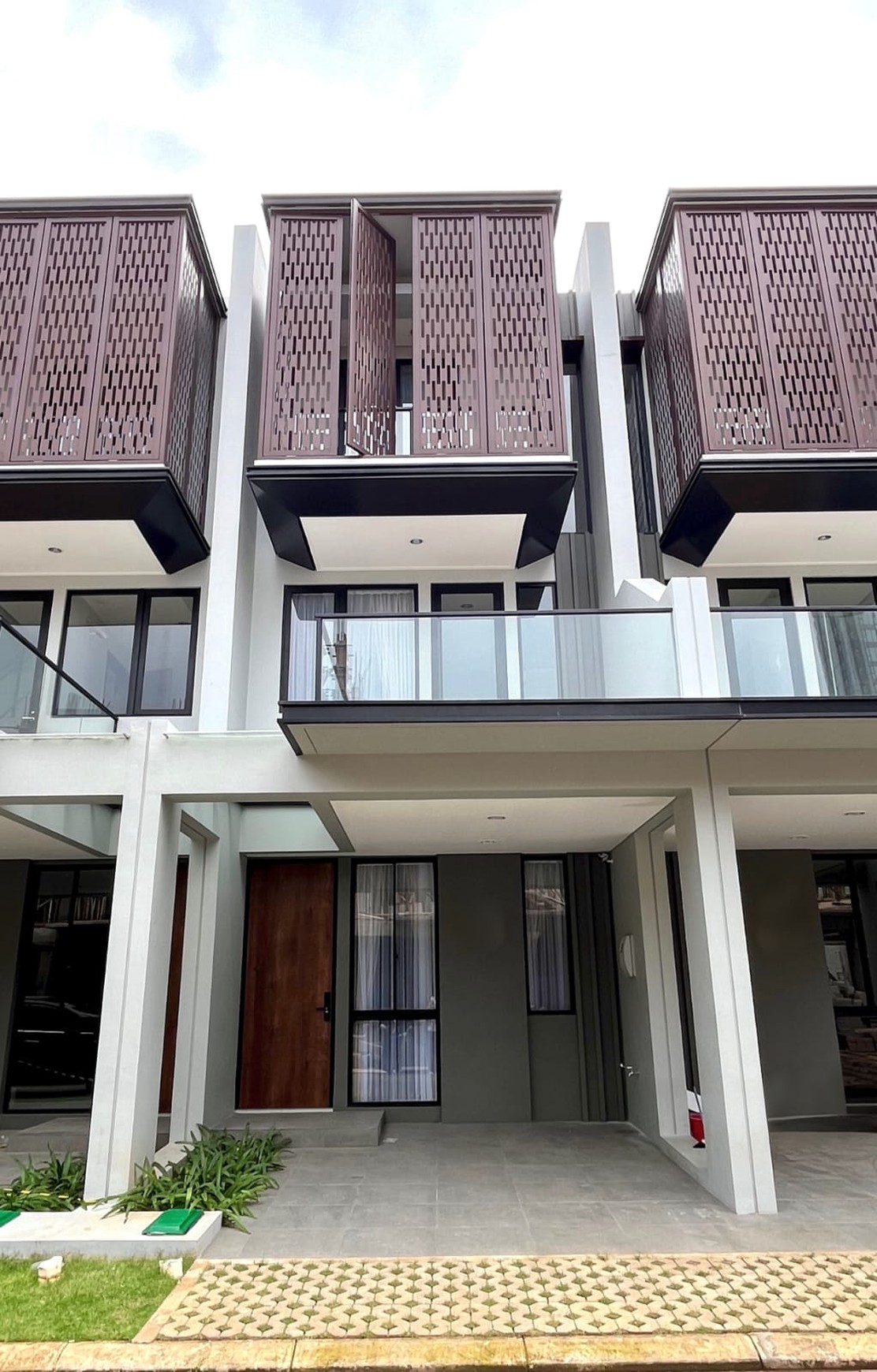 Disewakan Rumah Baru Full Furnished Siap Huni di Botany Garden Fatmawati City, Lokasi Hunian Mewah Terbaik di Fatmawati Jaksel.