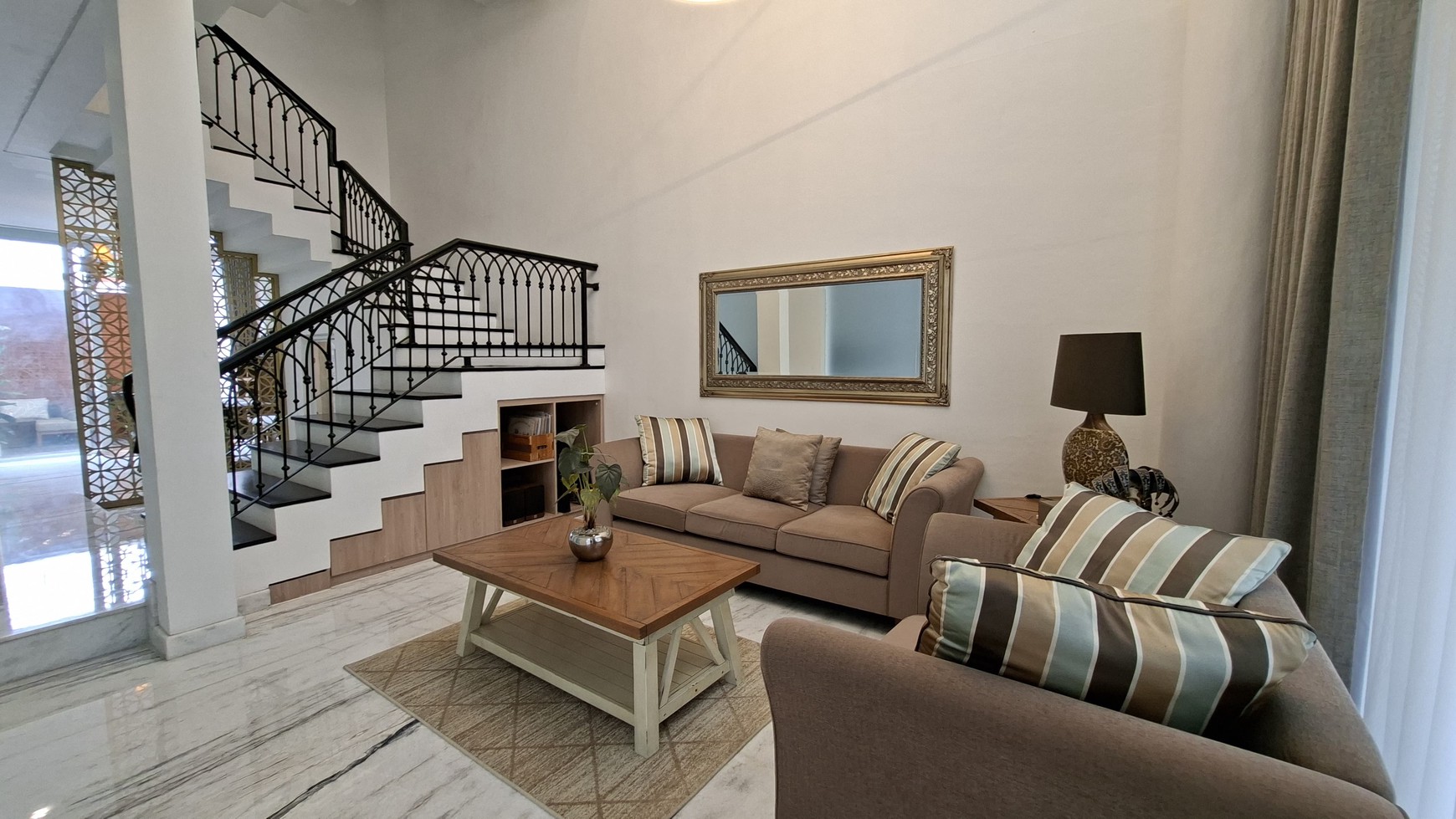 DIJUAL: Rumah Cantik Modern Minimalis di Warung Jati, Jatipadang, Jak-Sel