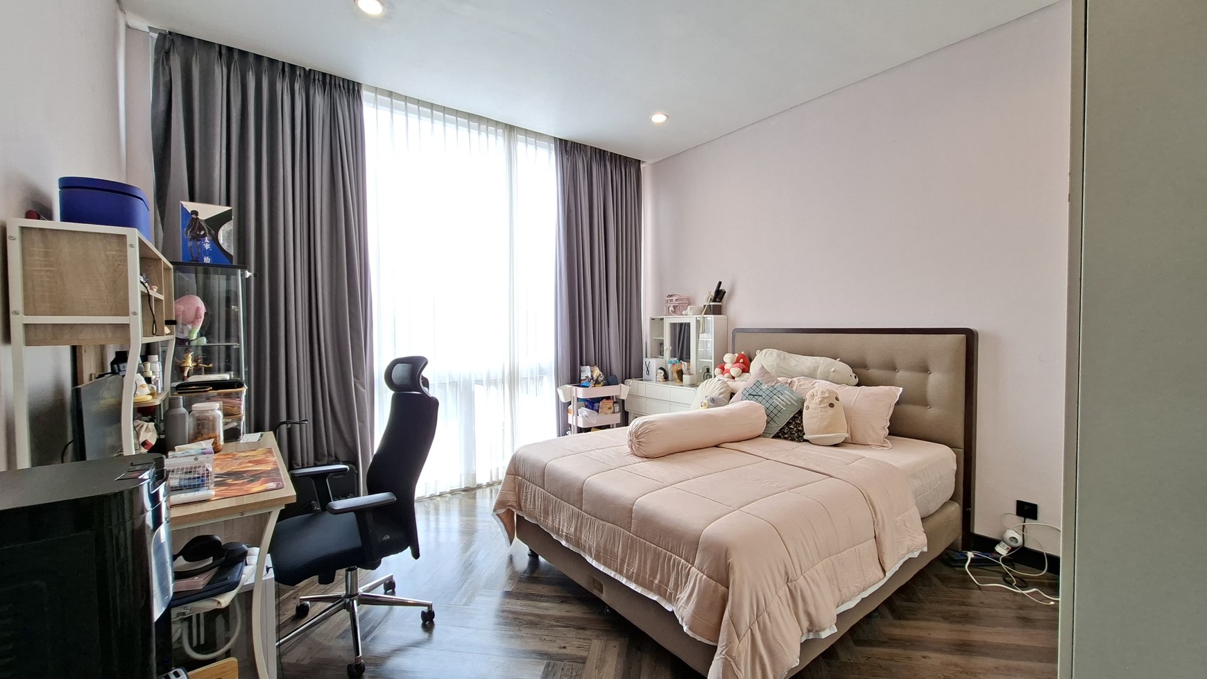 DIJUAL: Rumah Cantik Modern Minimalis di Warung Jati, Jatipadang, Jak-Sel