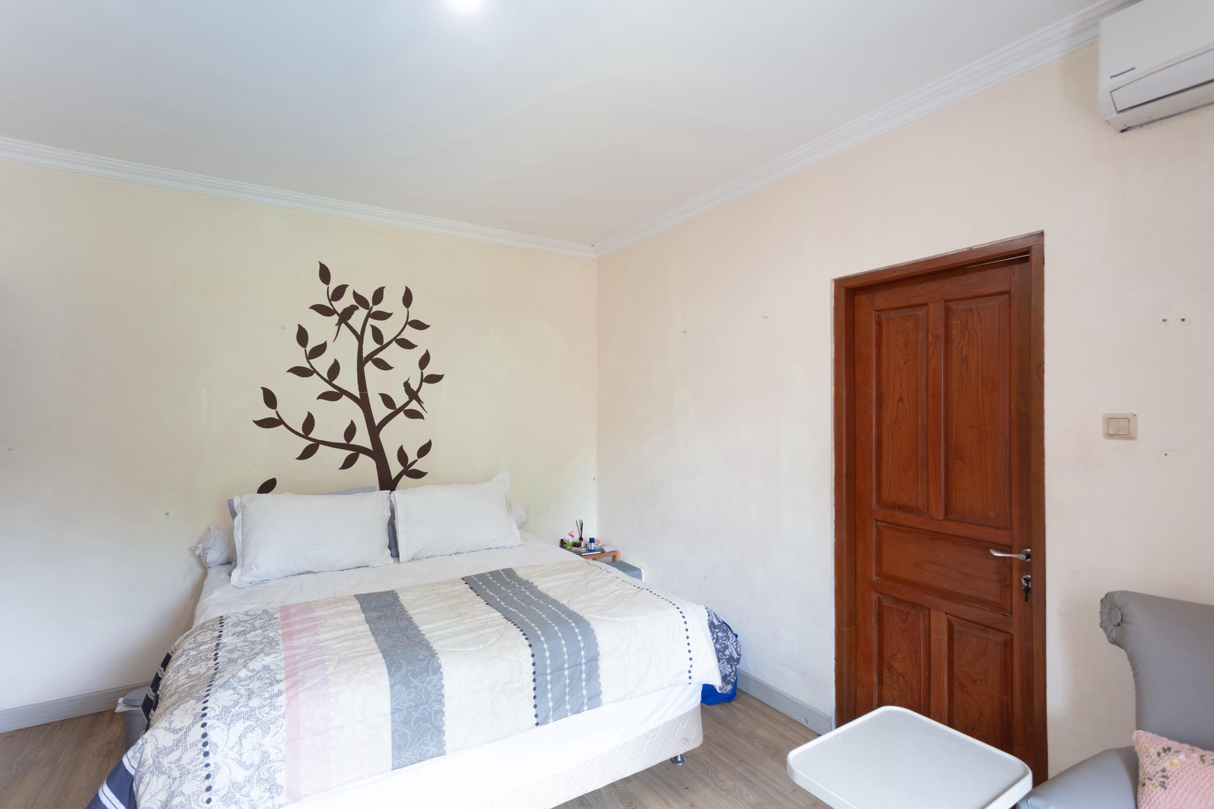 Rumah di Kebayoran Baru Jakarta Selatan Luas Semi Furnished 2 Lantai SHM
