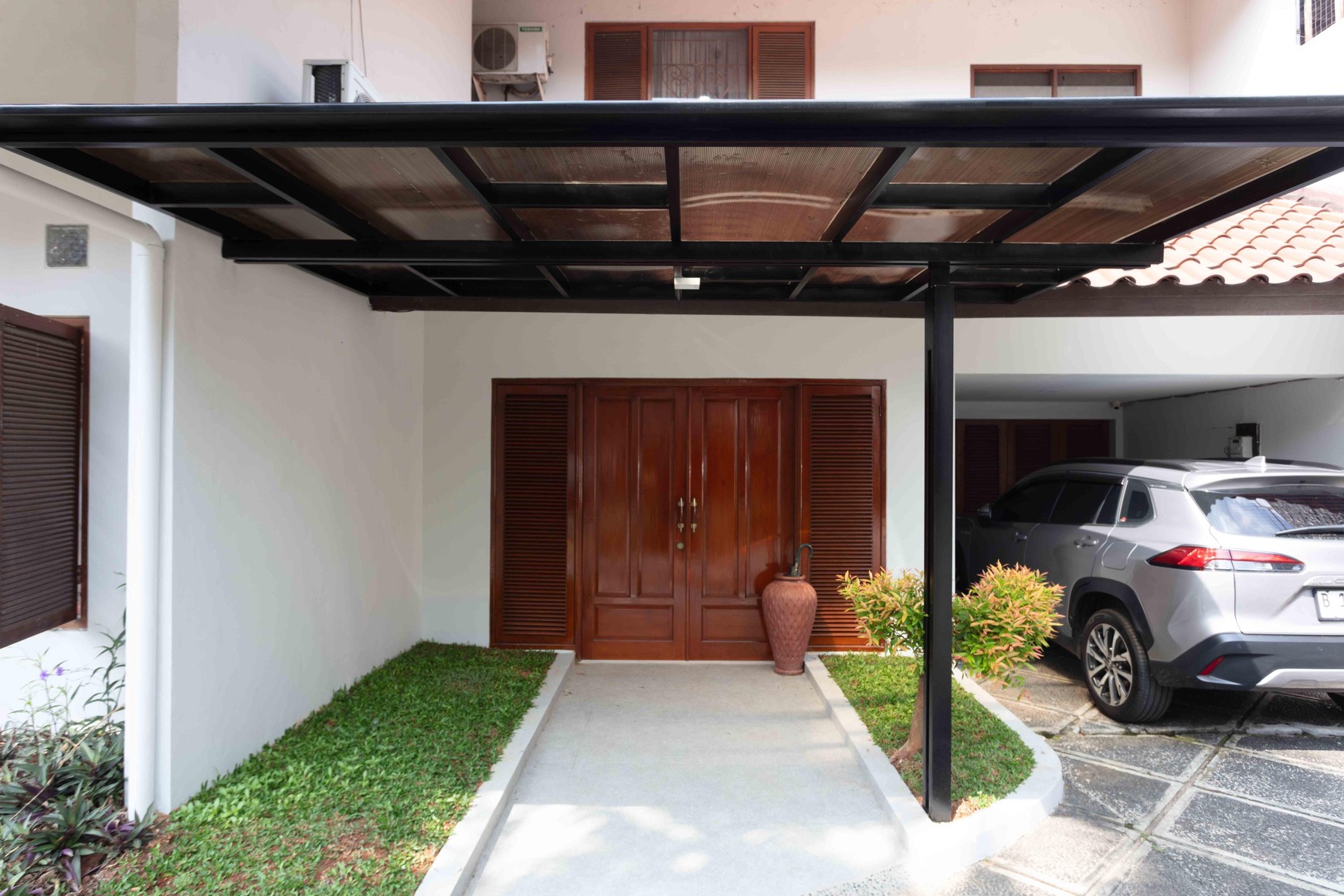 Rumah di Kebayoran Baru Jakarta Selatan Luas Semi Furnished 2 Lantai SHM