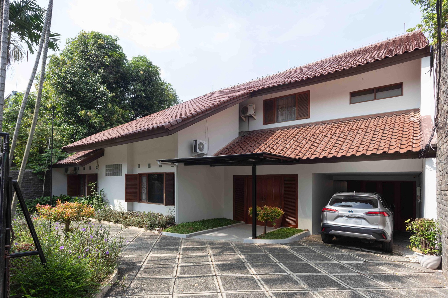 Rumah di Kebayoran Baru Jakarta Selatan Luas Semi Furnished 2 Lantai SHM