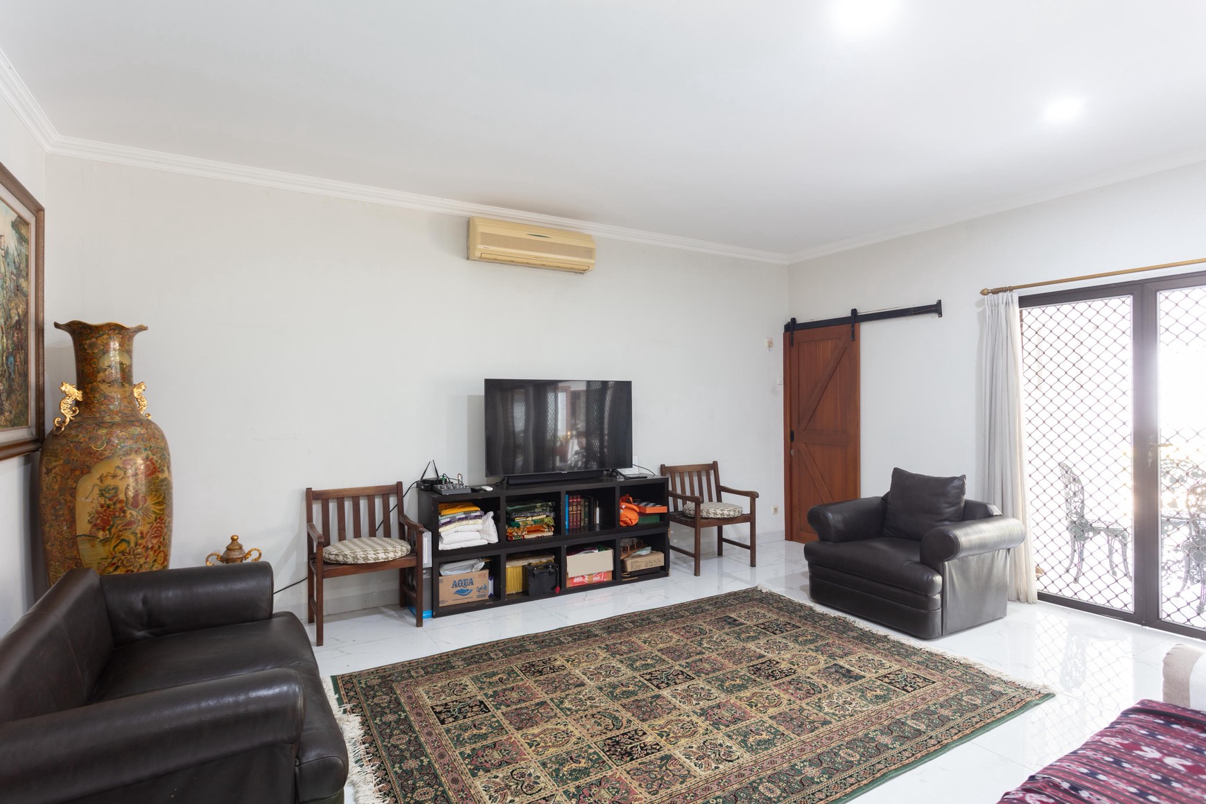 Rumah di Kebayoran Baru Jakarta Selatan Luas Semi Furnished 2 Lantai SHM